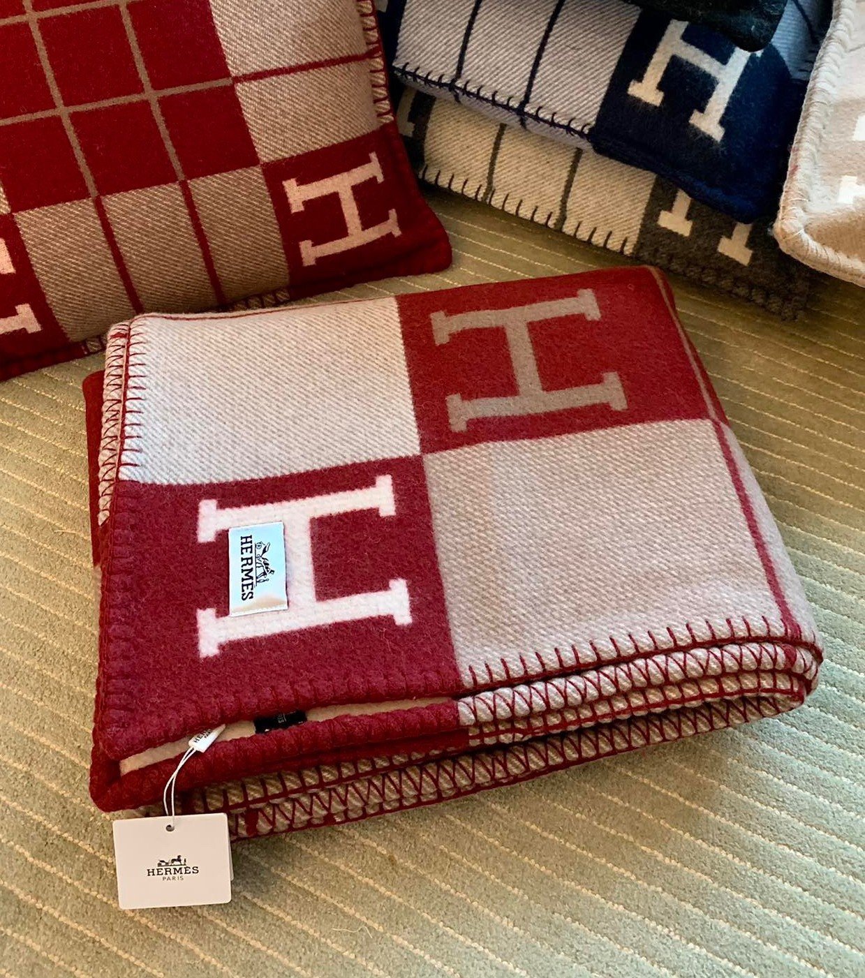 Hermes Avalon III Throw Blanket in Red Wool and Cashmere