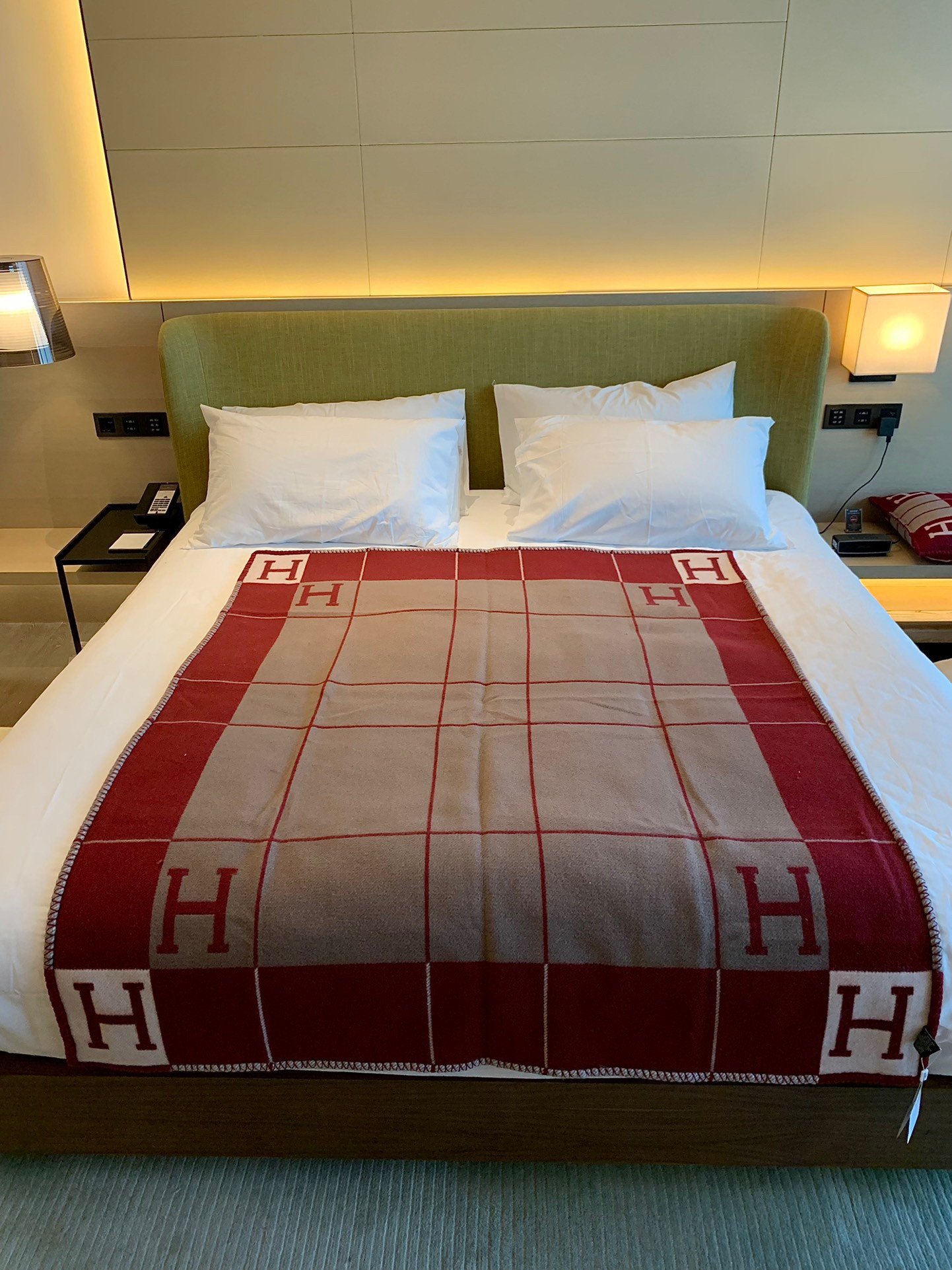 Hermes Avalon III Throw Blanket in Red Wool and Cashmere