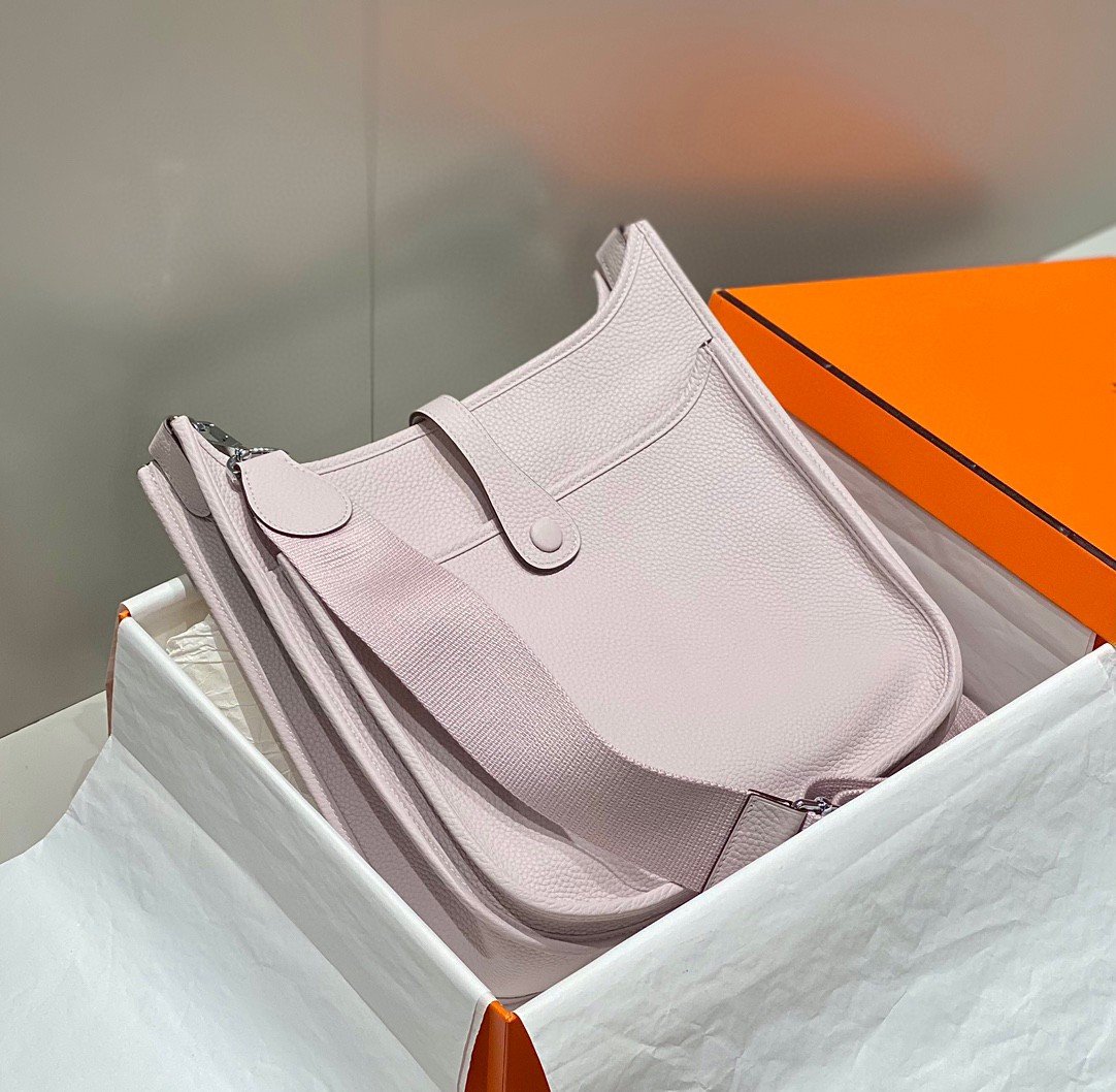 Hermes Evelyne III 29 Bag in Mauve Pale Clemence Leather