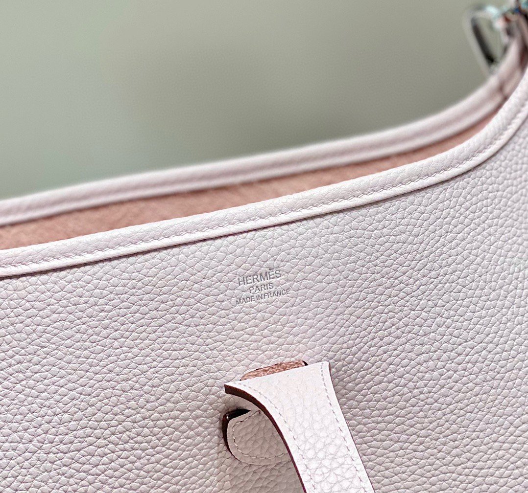 Hermes Evelyne III 29 Bag in Mauve Pale Clemence Leather