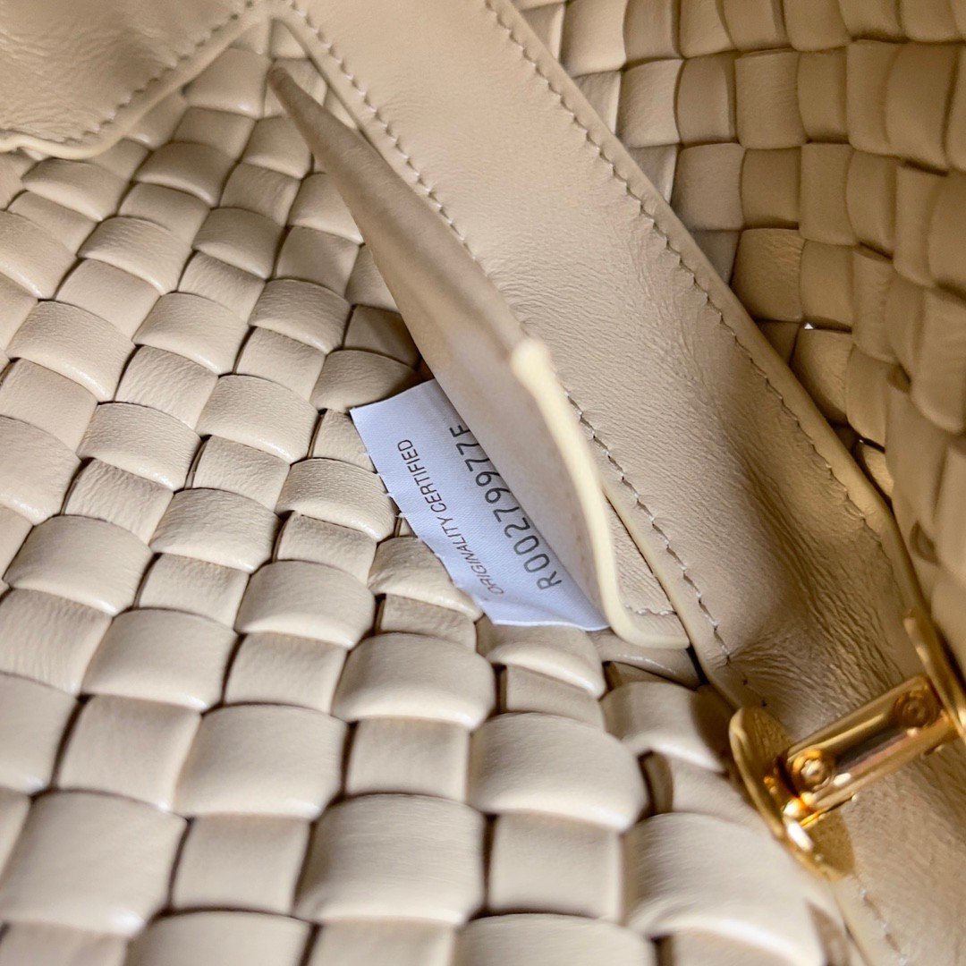 Bottega Veneta Clicker Small Bag in Porridge Intrecciato Lambskin