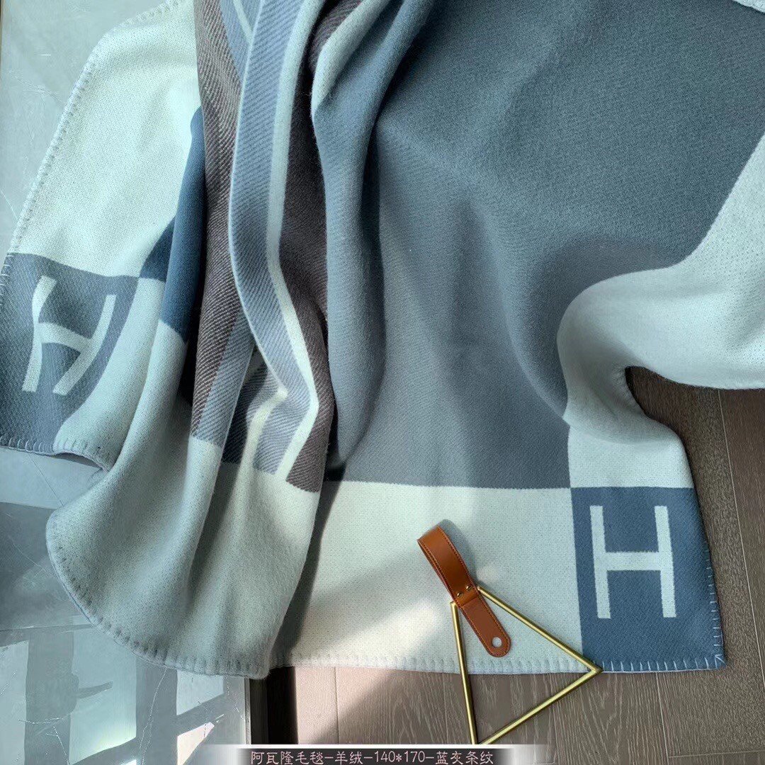 Hermes Avalon Vibration Throw Blanket in Grey Wool and Cashmere