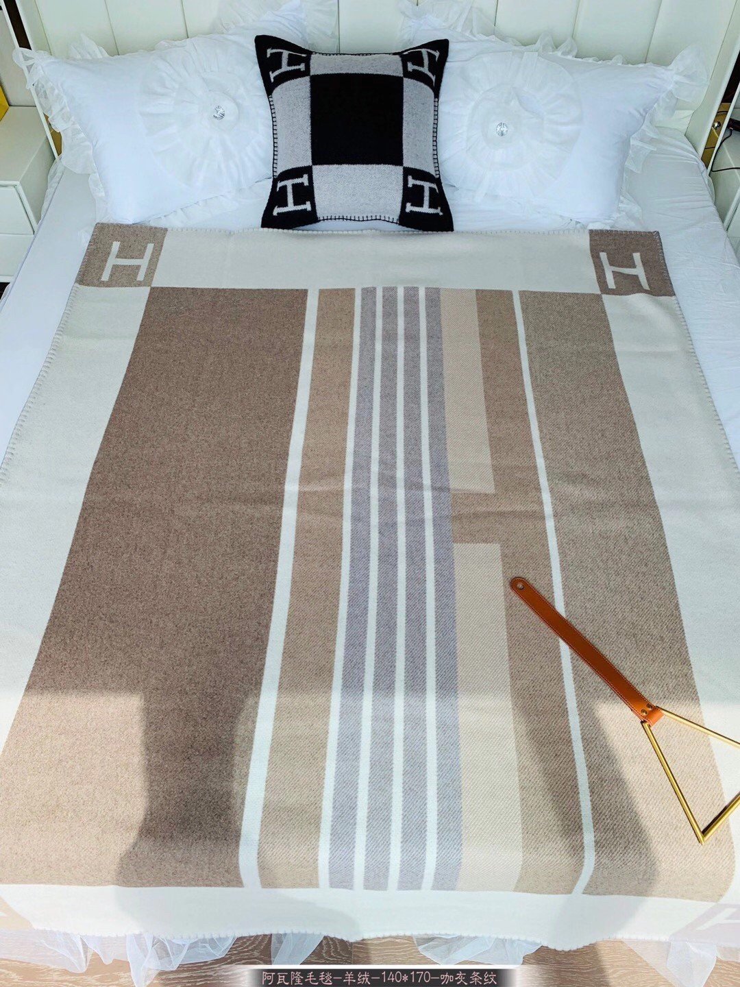 Hermes Avalon Vibration Throw Blanket in Naturel Wool and Cashmere