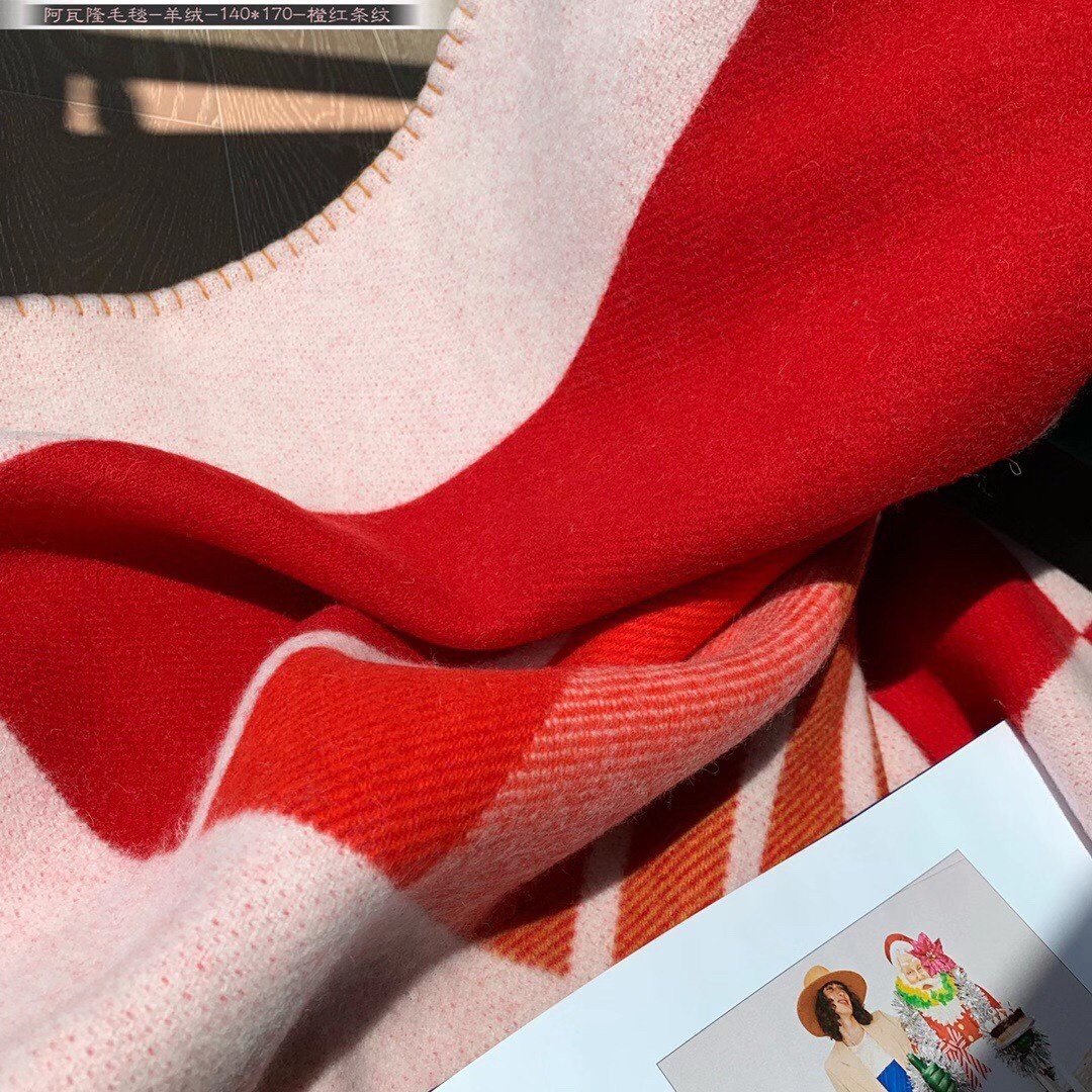 Hermes Avalon Vibration Throw Blanket in Red Wool and Cashmere