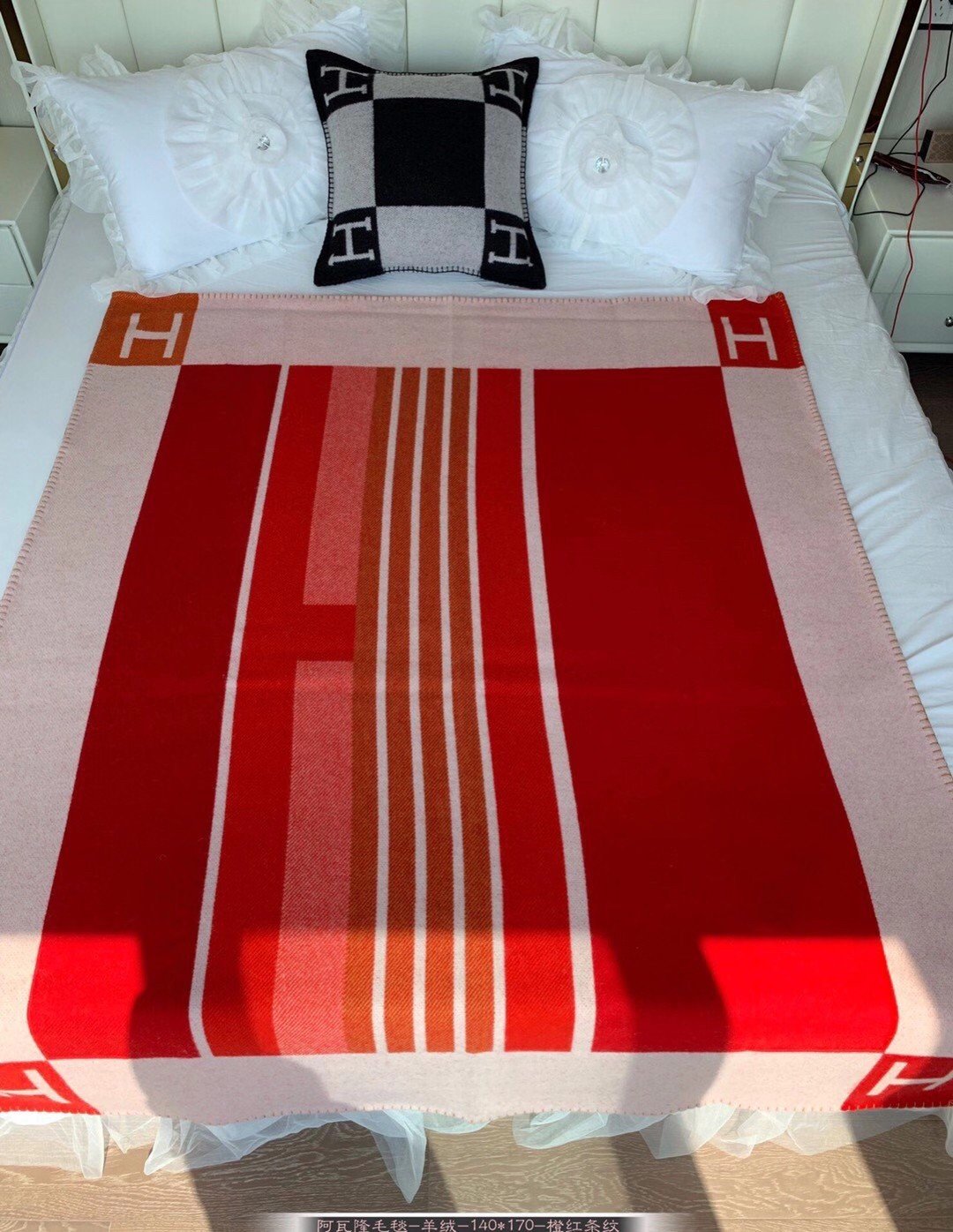 Hermes Avalon Vibration Throw Blanket in Red Wool and Cashmere