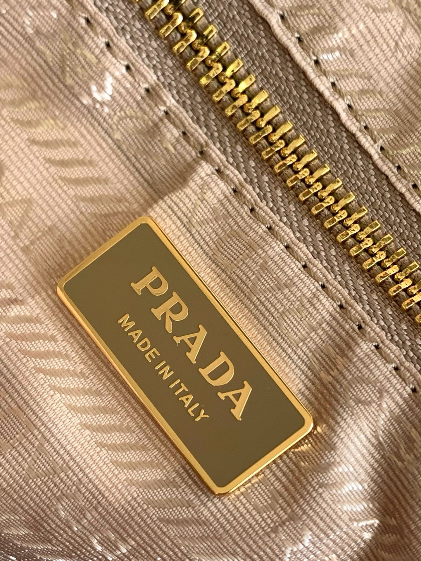 Prada Re-Edition 1995 Tote Bag in Beige Re-Nylon