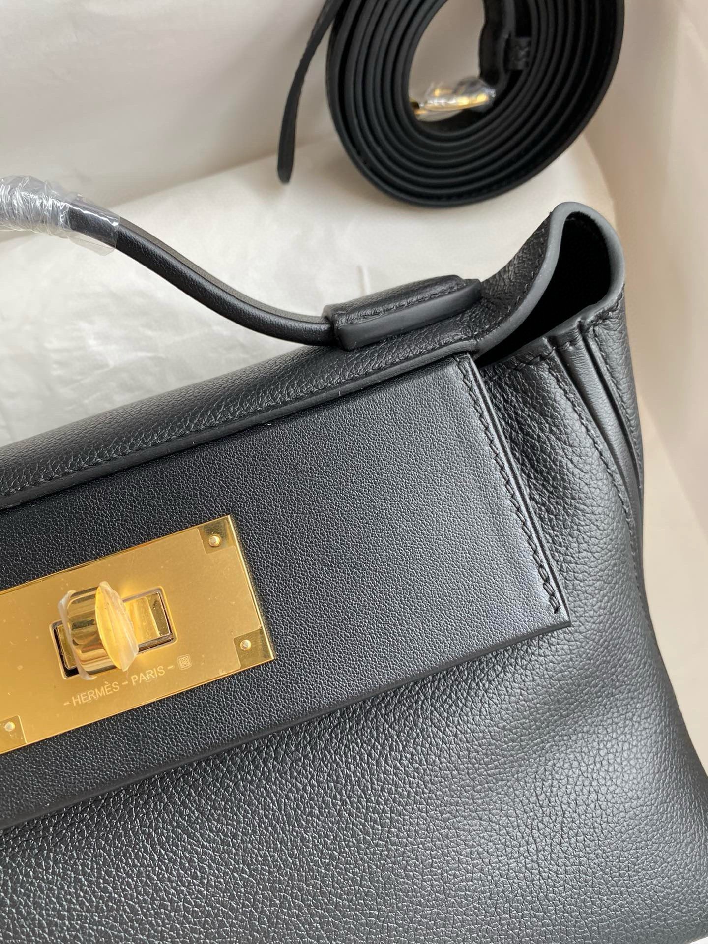 Hermes 24/24 Mini 21 Handmade Bag in Black Evercolor Leather