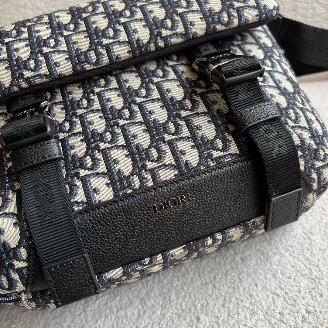 Dior Explorer Messenger Bag In Black Dior Oblique Jacquard