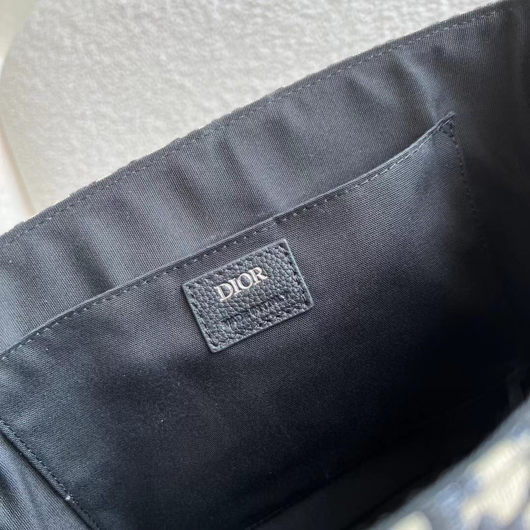 Dior Explorer Messenger Bag In Black Dior Oblique Jacquard