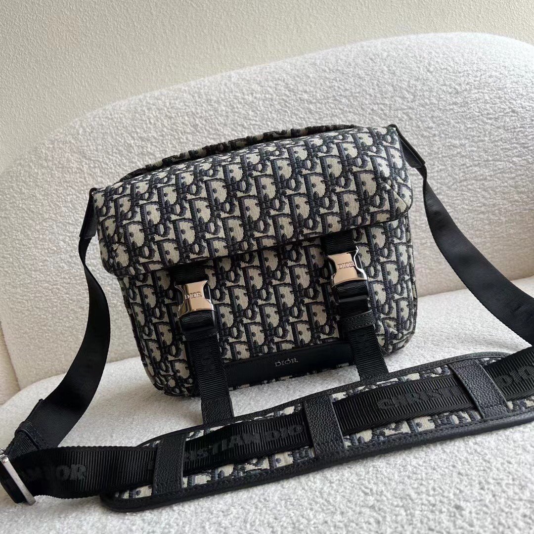 Dior Explorer Messenger Bag In Black Dior Oblique Jacquard