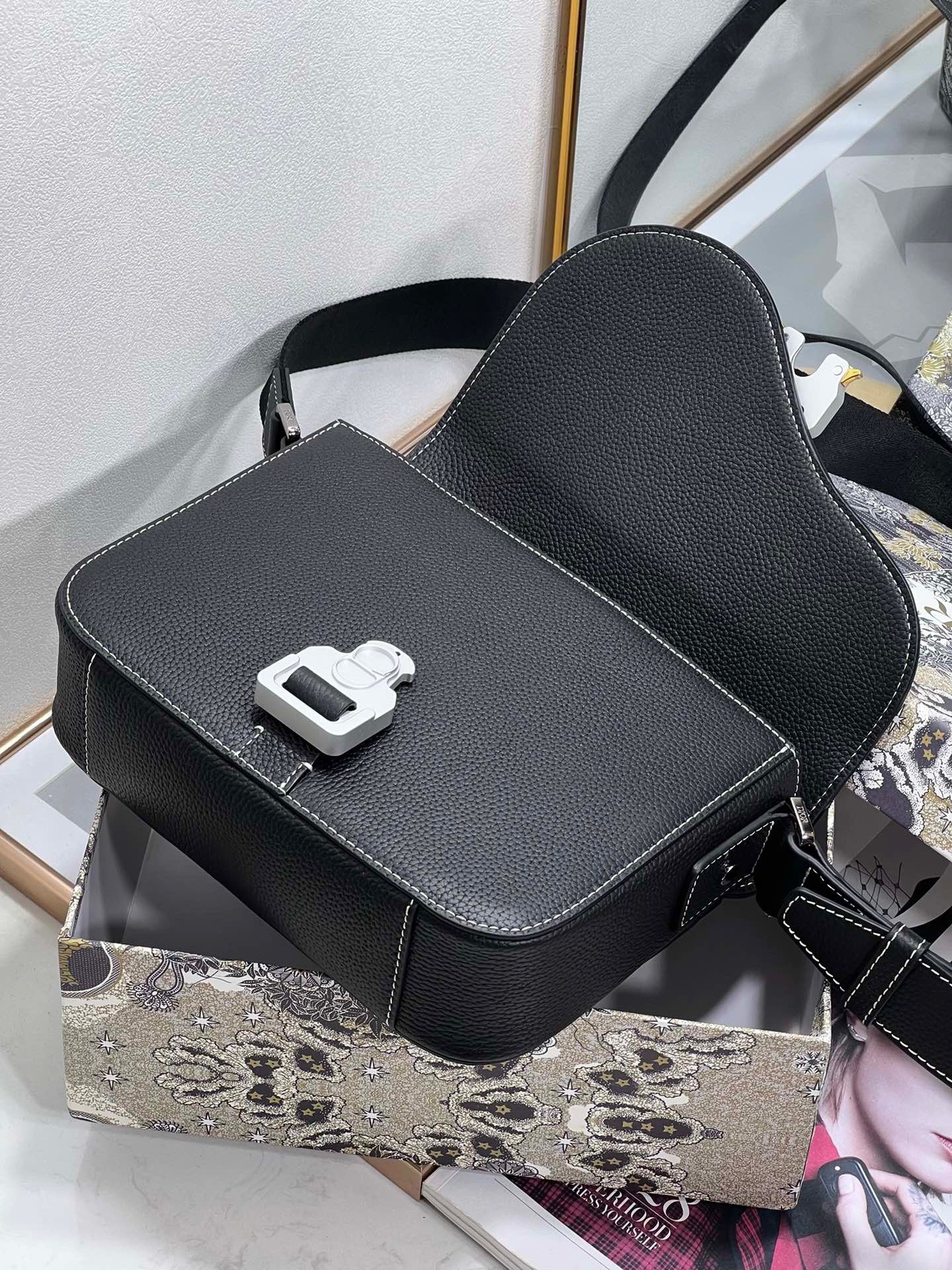 Dior Men's Small Saddle Messenger Bag In Black Grained Calfskin