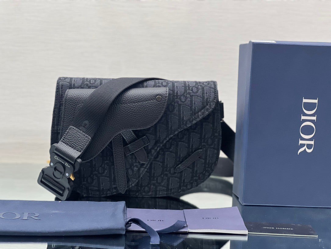 Dior Men's Saddle Pouch in Black Dior Oblique Jacquard