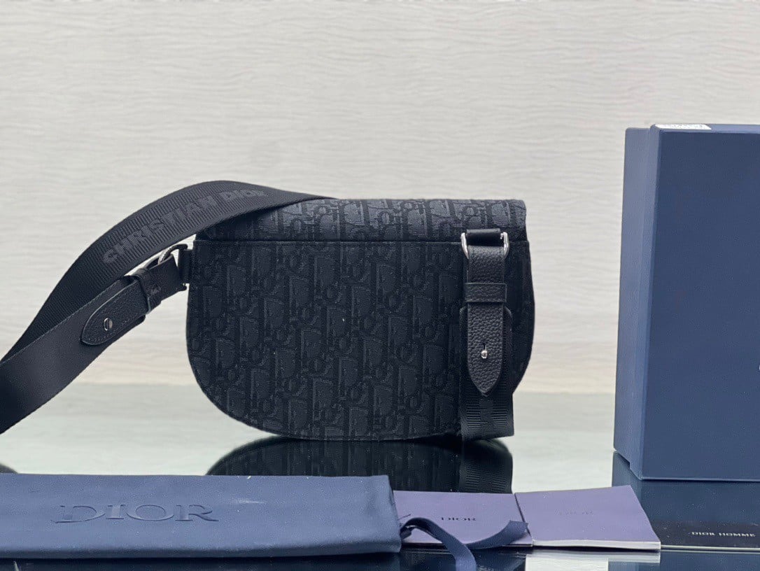 Dior Men's Saddle Pouch in Black Dior Oblique Jacquard