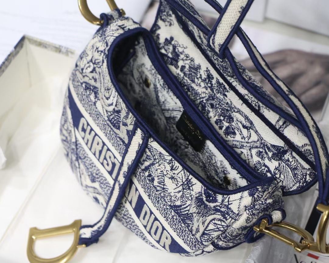 Dior Saddle Bag In Blue Toile de Jouy Embroidery