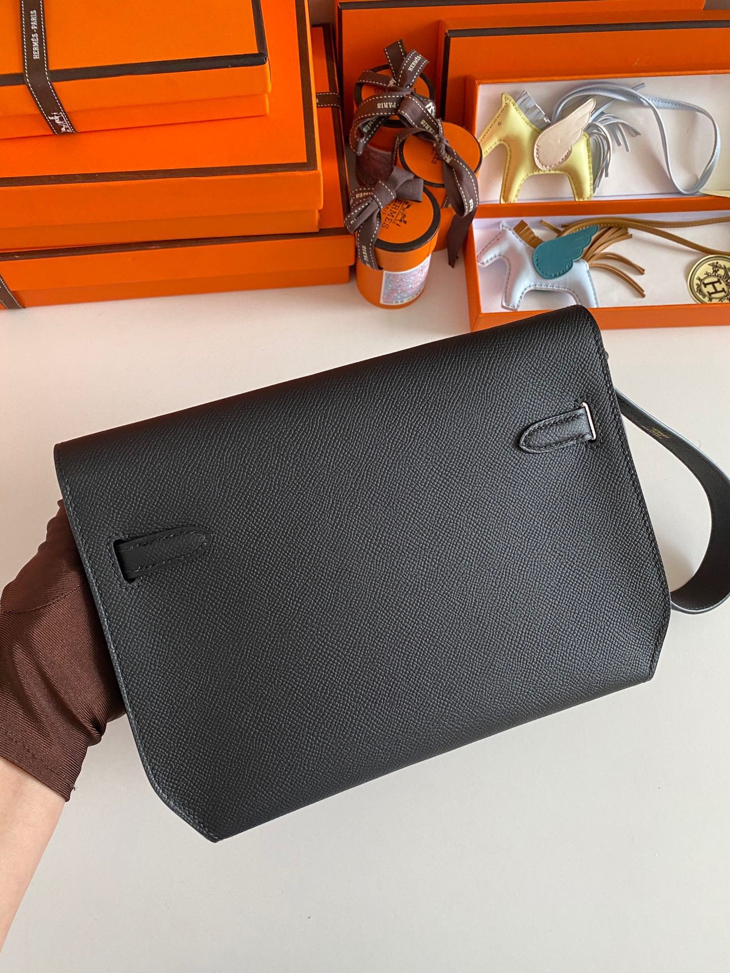 Hermes Kelly Depeches 25 Pouch in Black Epsom Calfskin