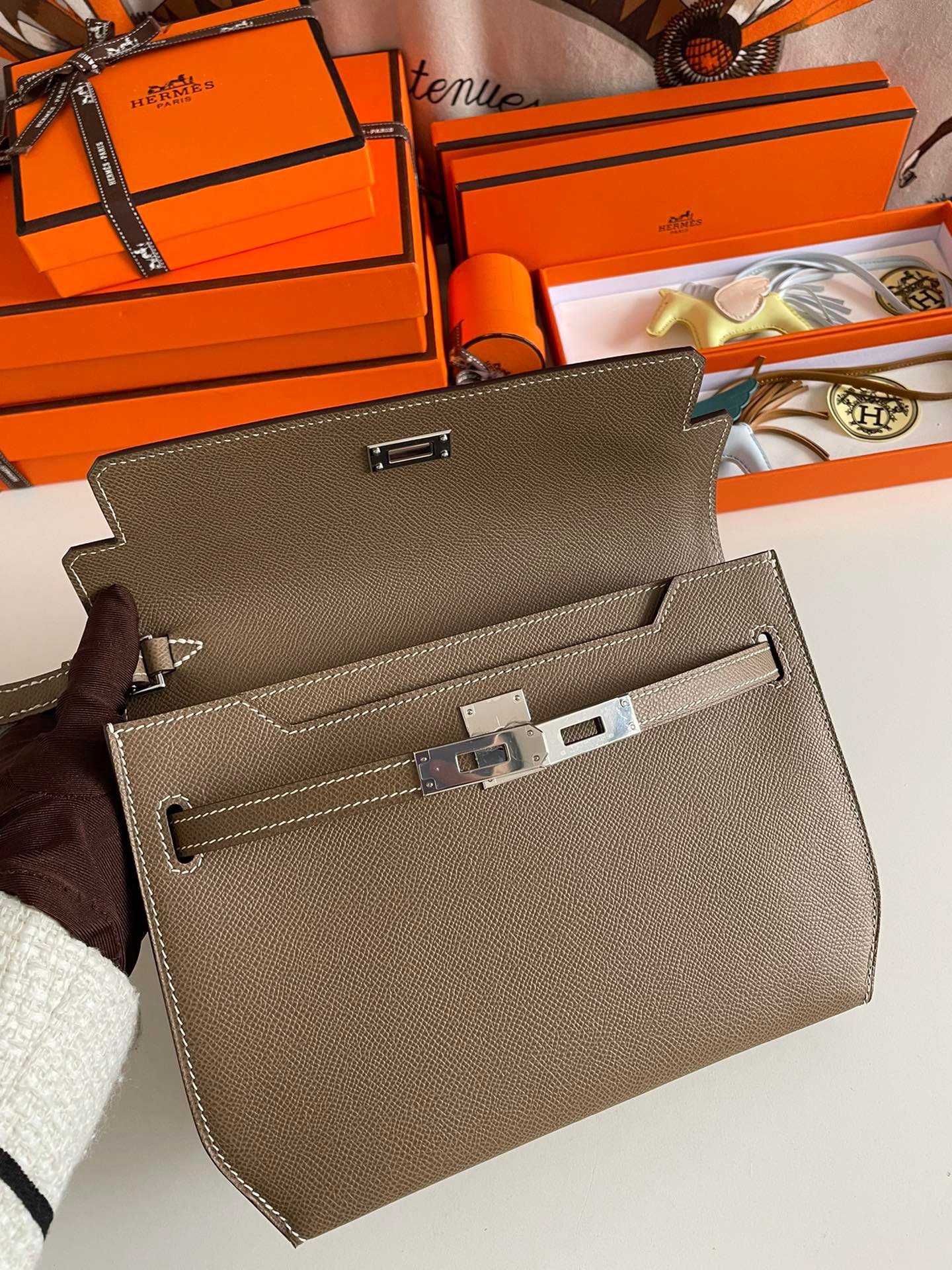 Hermes Kelly Depeches 25 Pouch in Taupe Epsom Calfskin