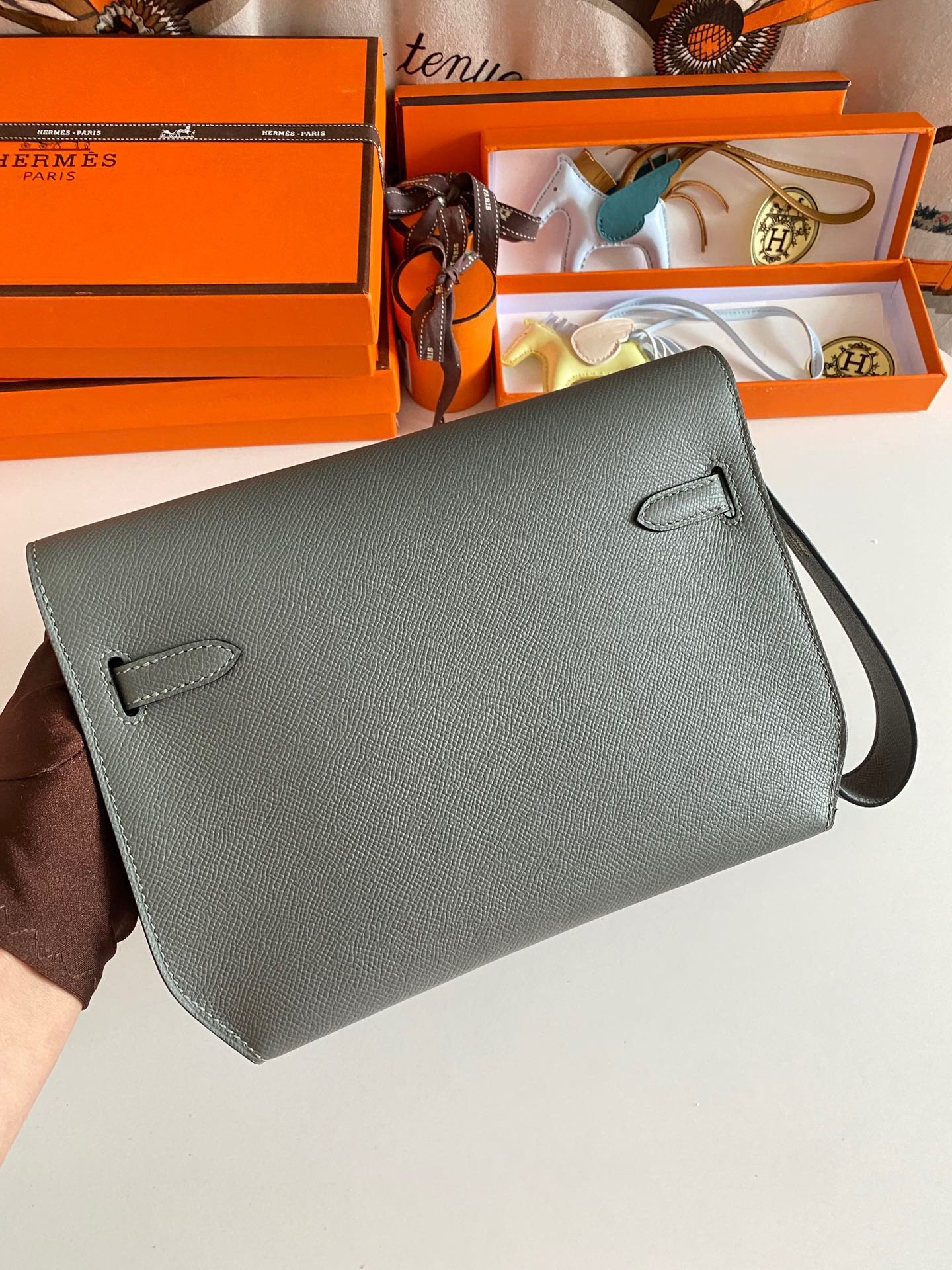 Hermes Kelly Depeches 25 Pouch in Vert Amande Epsom Calfskin