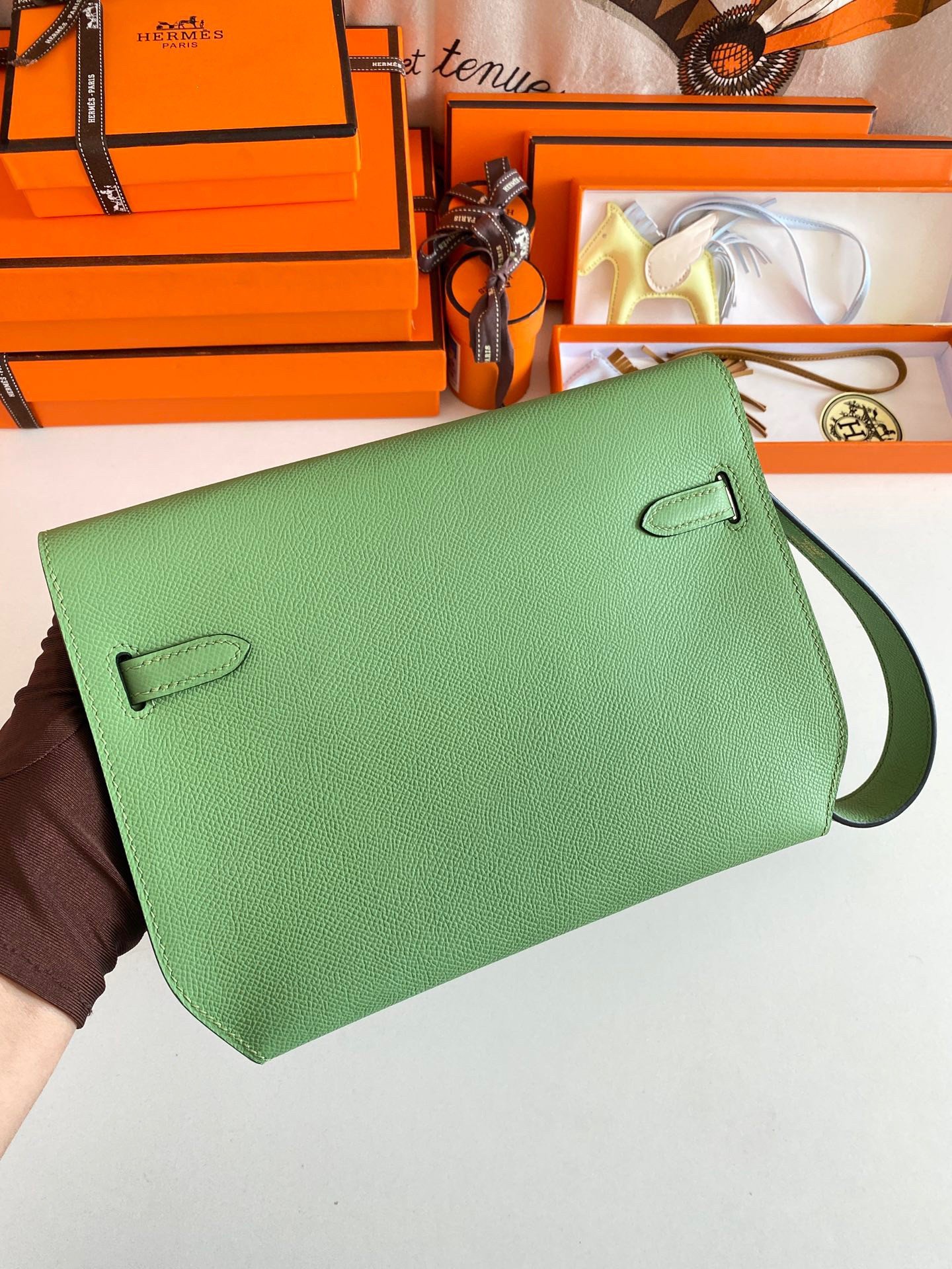 Hermes Kelly Depeches 25 Pouch in Vert Criquet Epsom Calfskin