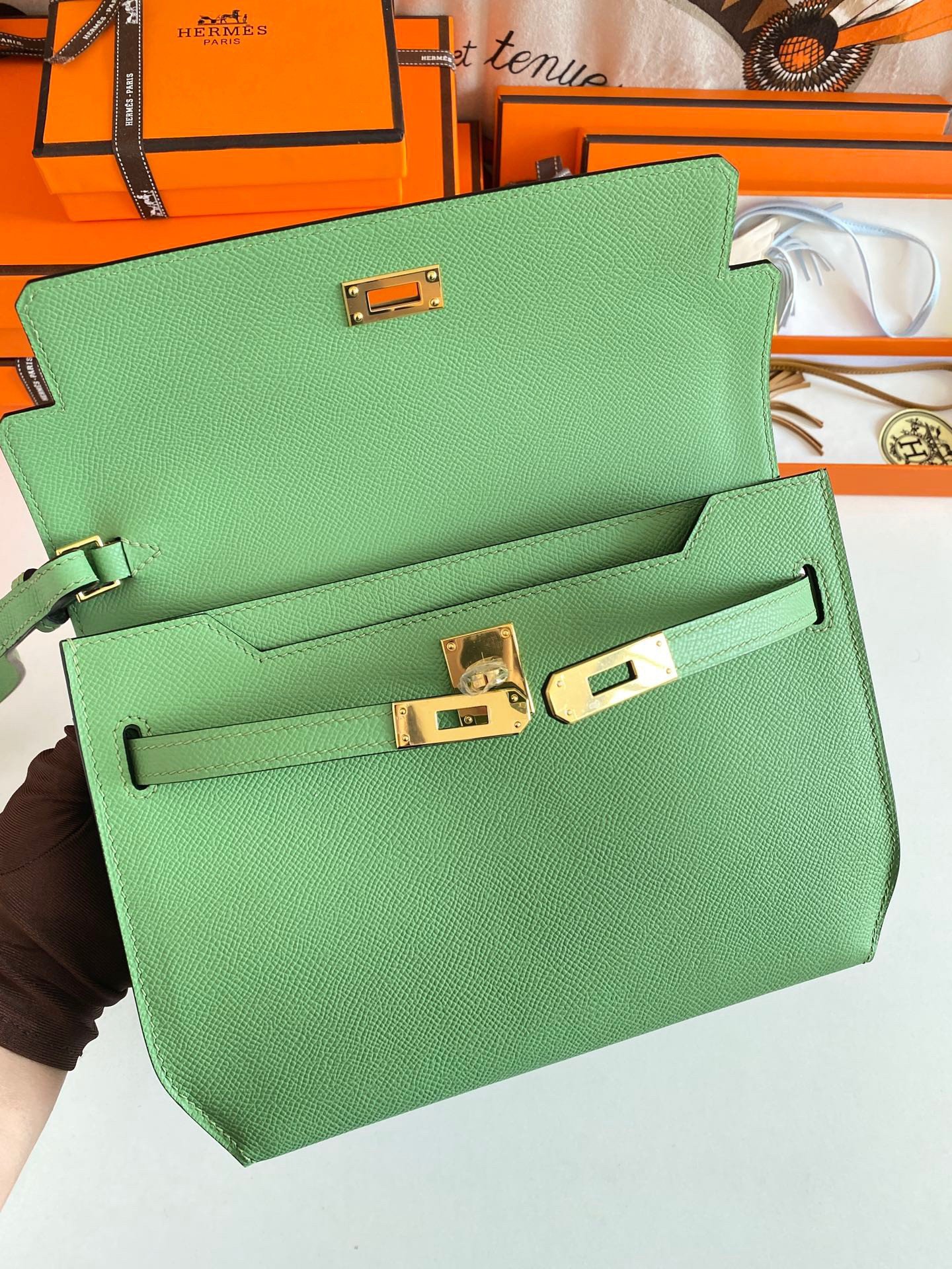 Hermes Kelly Depeches 25 Pouch in Vert Criquet Epsom Calfskin