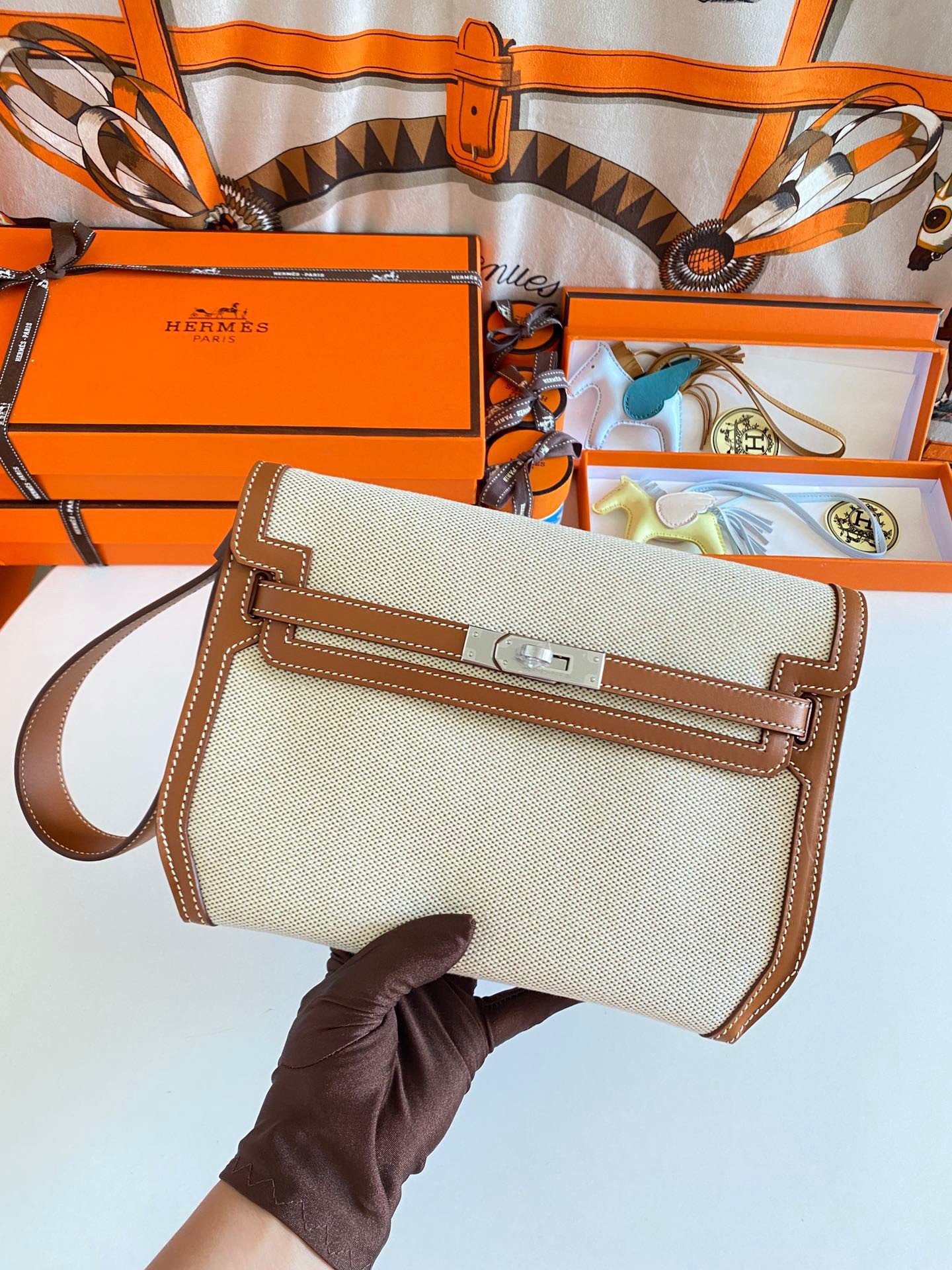 Hermes Kelly Depeches 25 Pouch in Ecru Toile