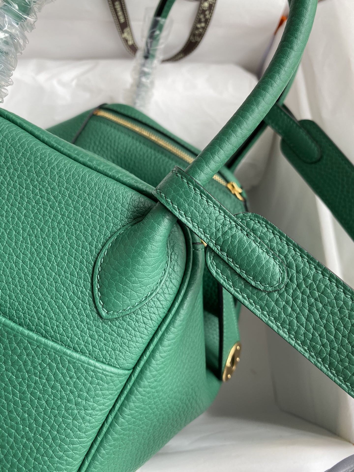 Hermes Lindy 30 Handmade Bag In Malachite Clemence Leather