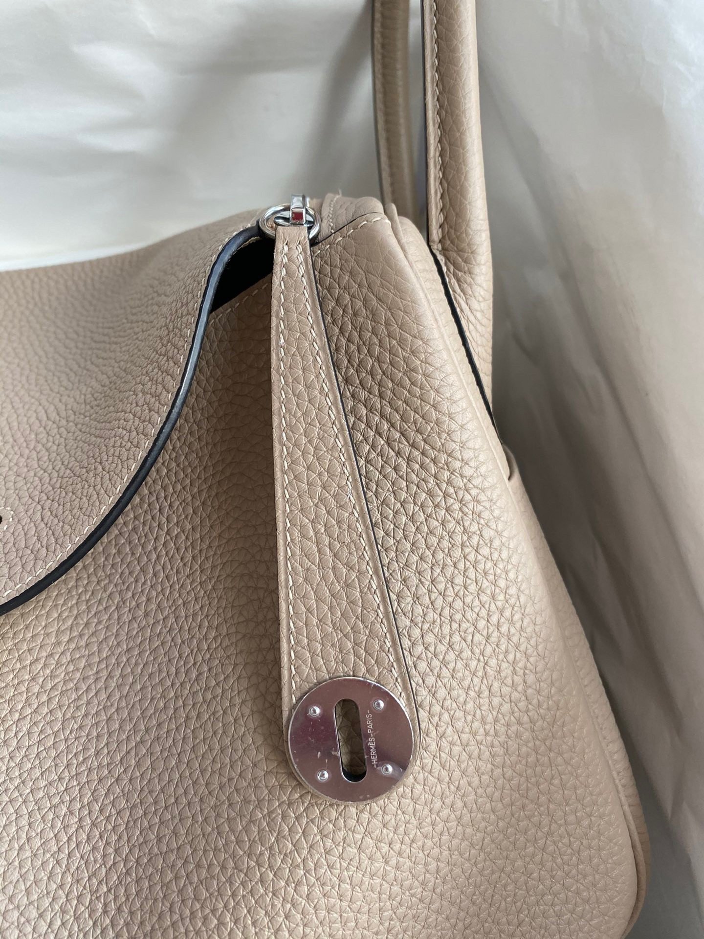 Hermes Lindy 30 Handmade Bag In Tourterelle Clemence Leather