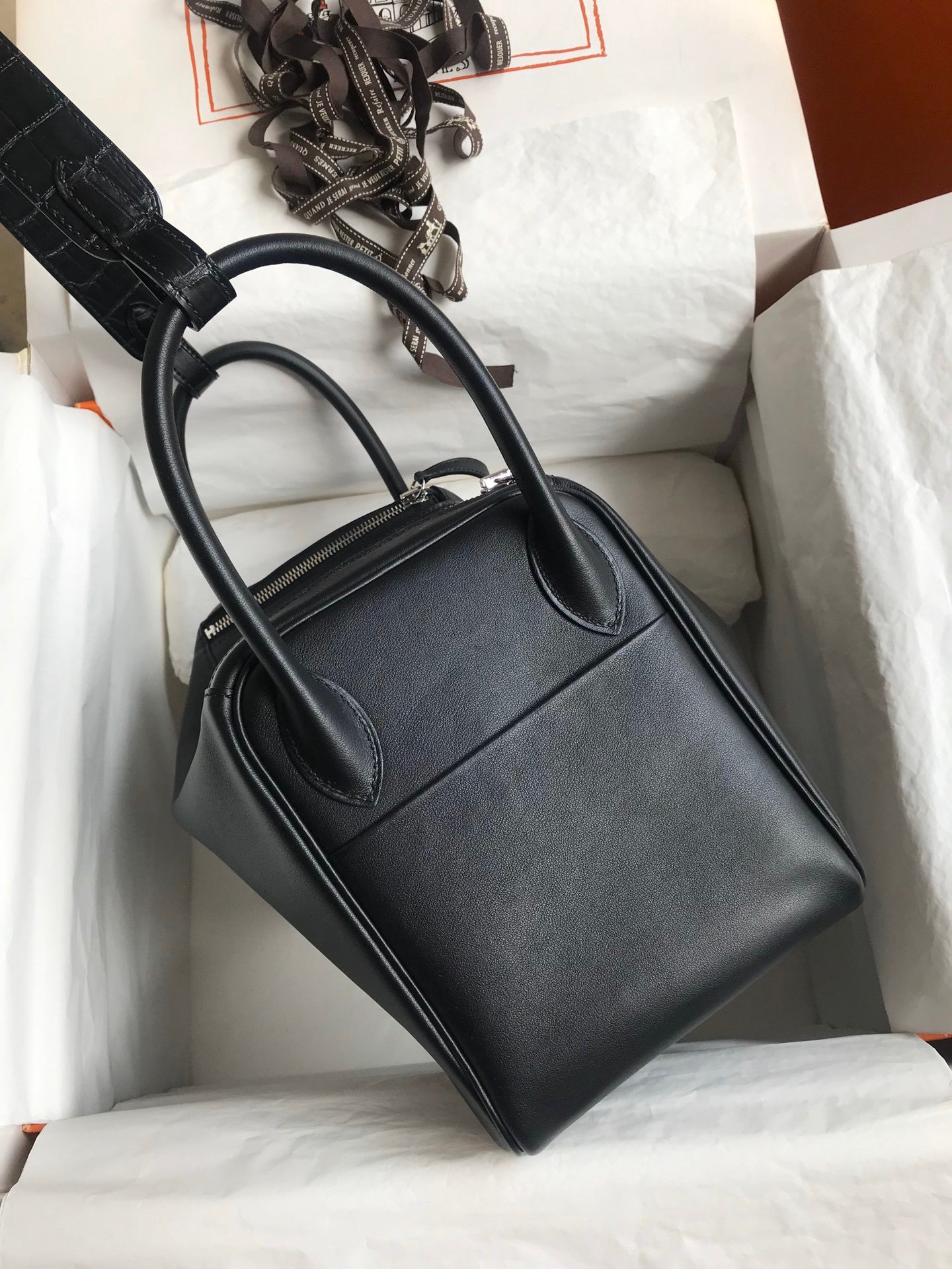 Hermes Touch Lindy 30 Handmade Bag In Black Swift Calfskin