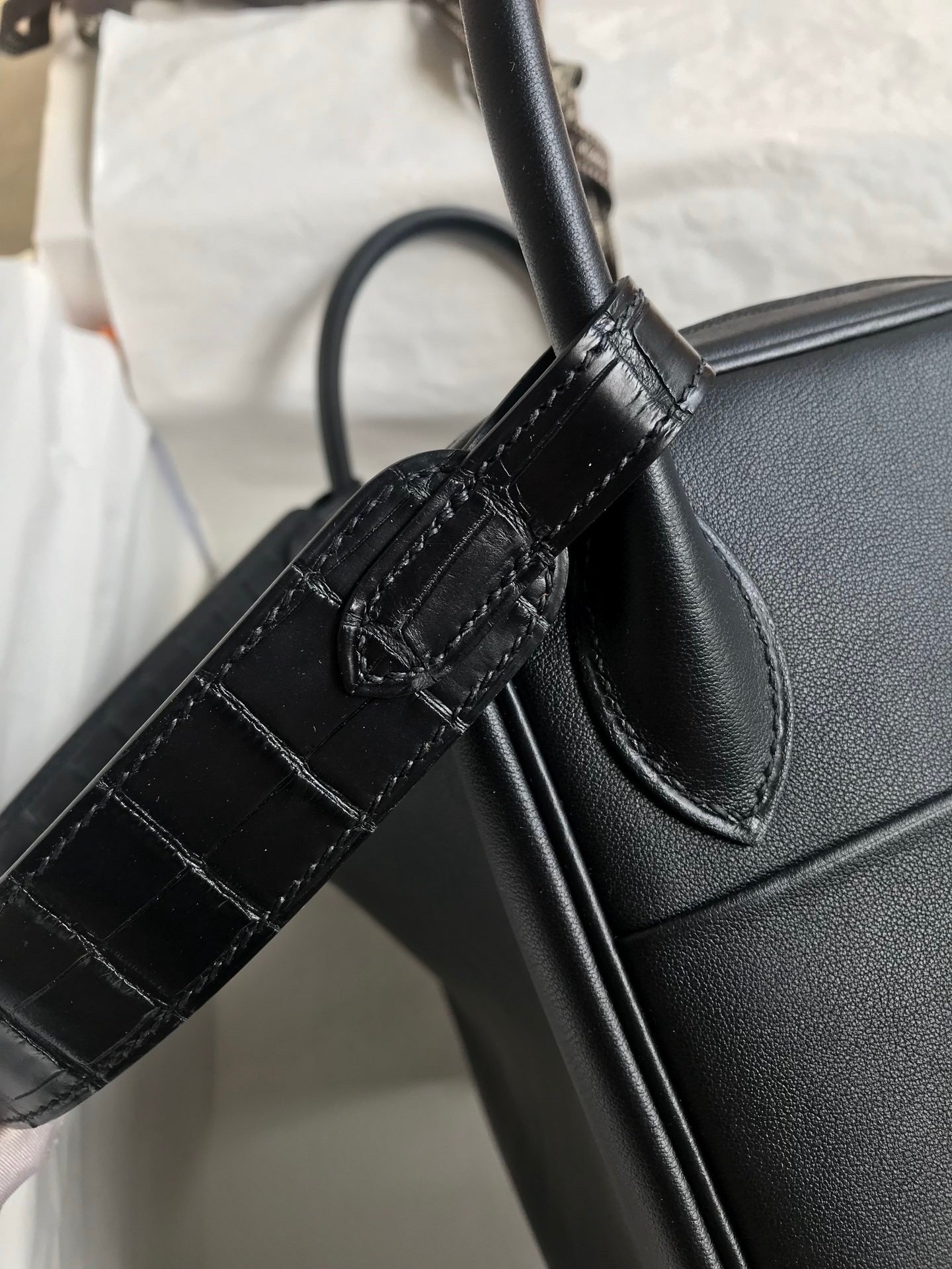 Hermes Touch Lindy 30 Handmade Bag In Black Swift Calfskin