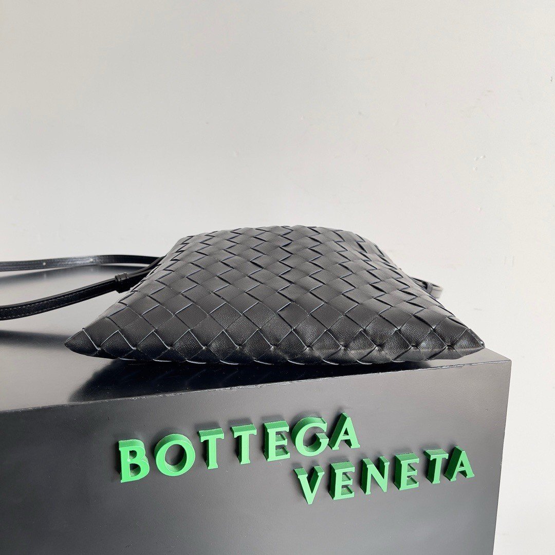 Bottega Veneta Mini Hop Bag in Black Intrecciato Calfskin