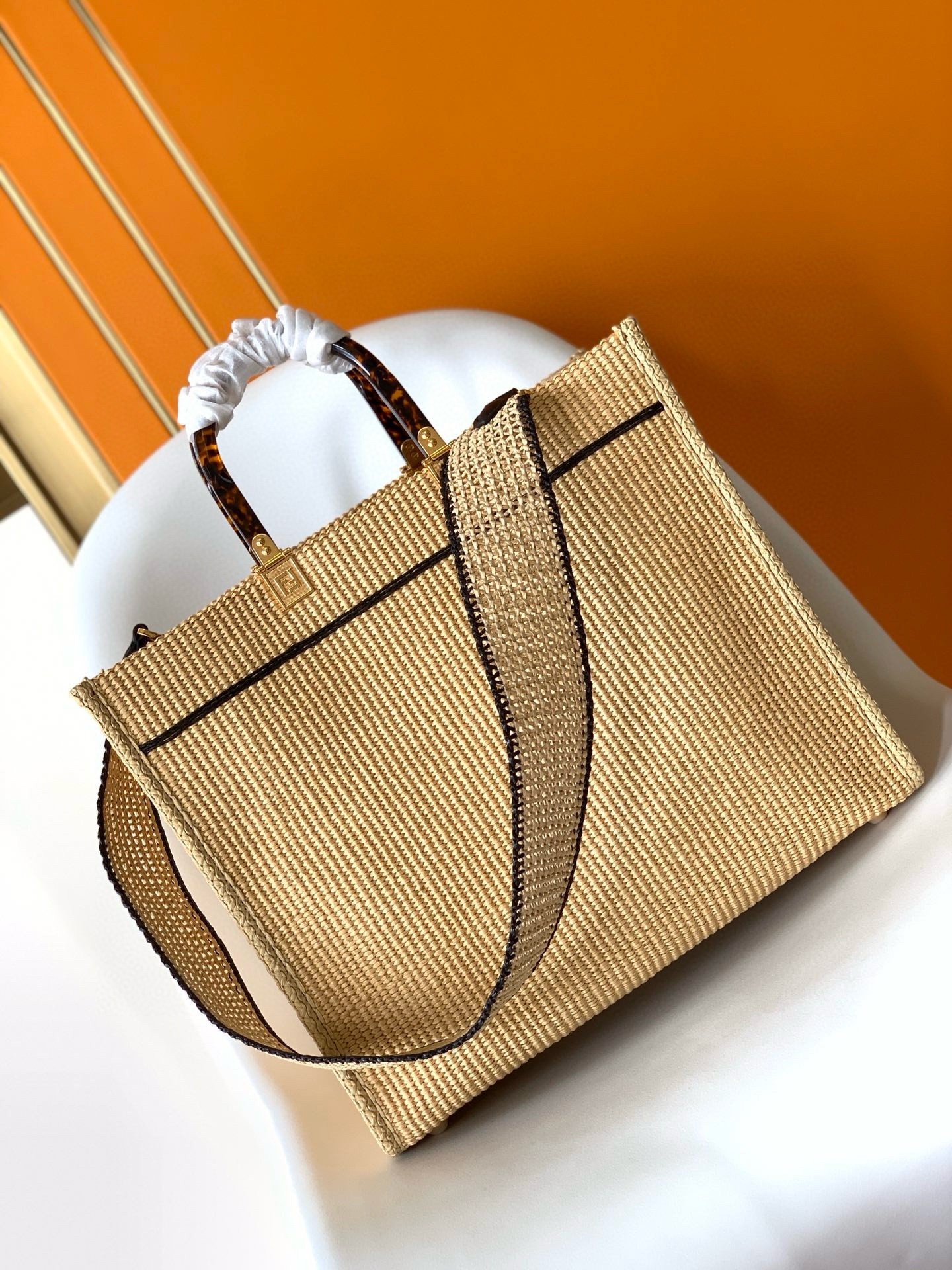 Fendi Sunshine Medium Tote Bag in Black and Natural Straw