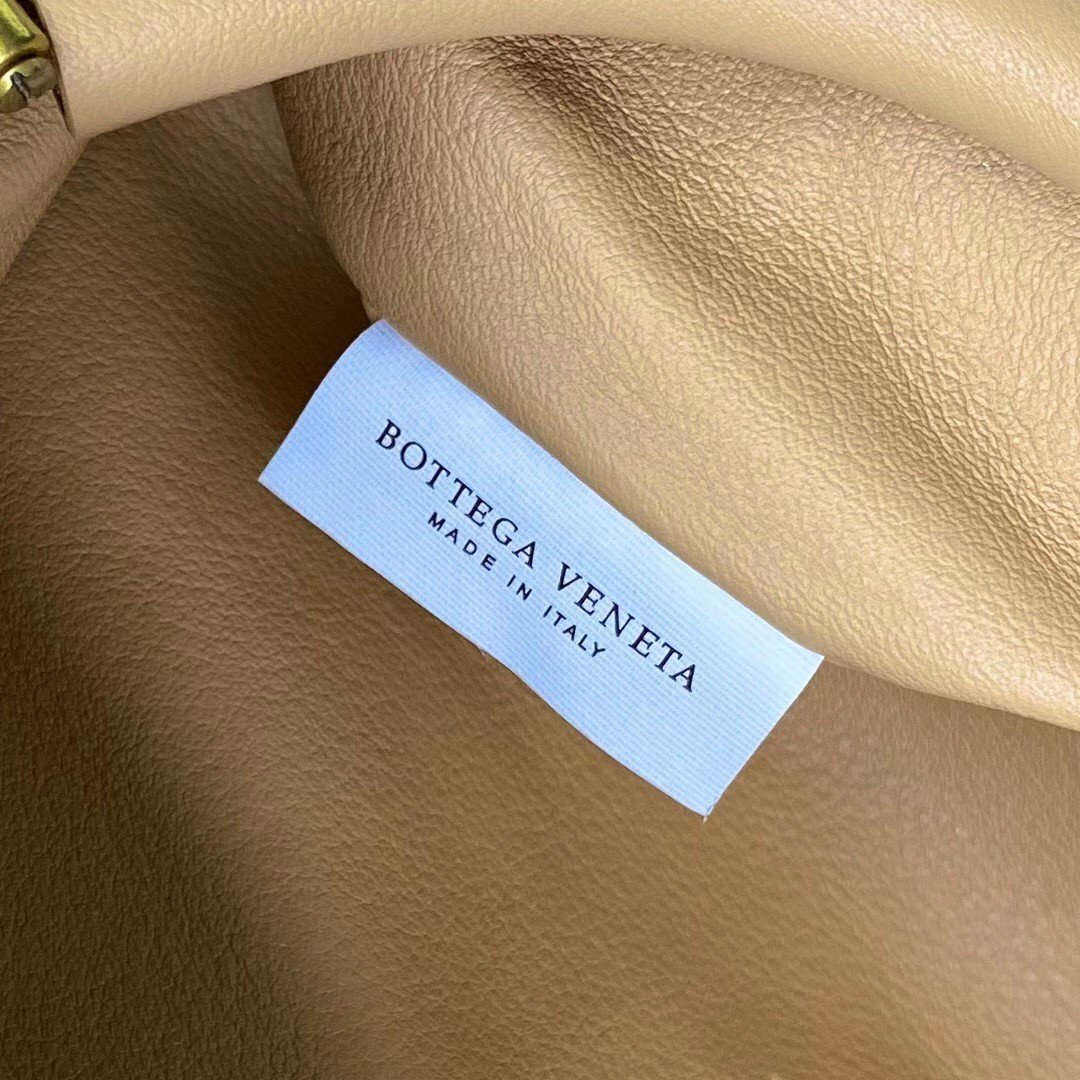 Bottega Veneta The Pouch Belt Bag In Almond Lambskin