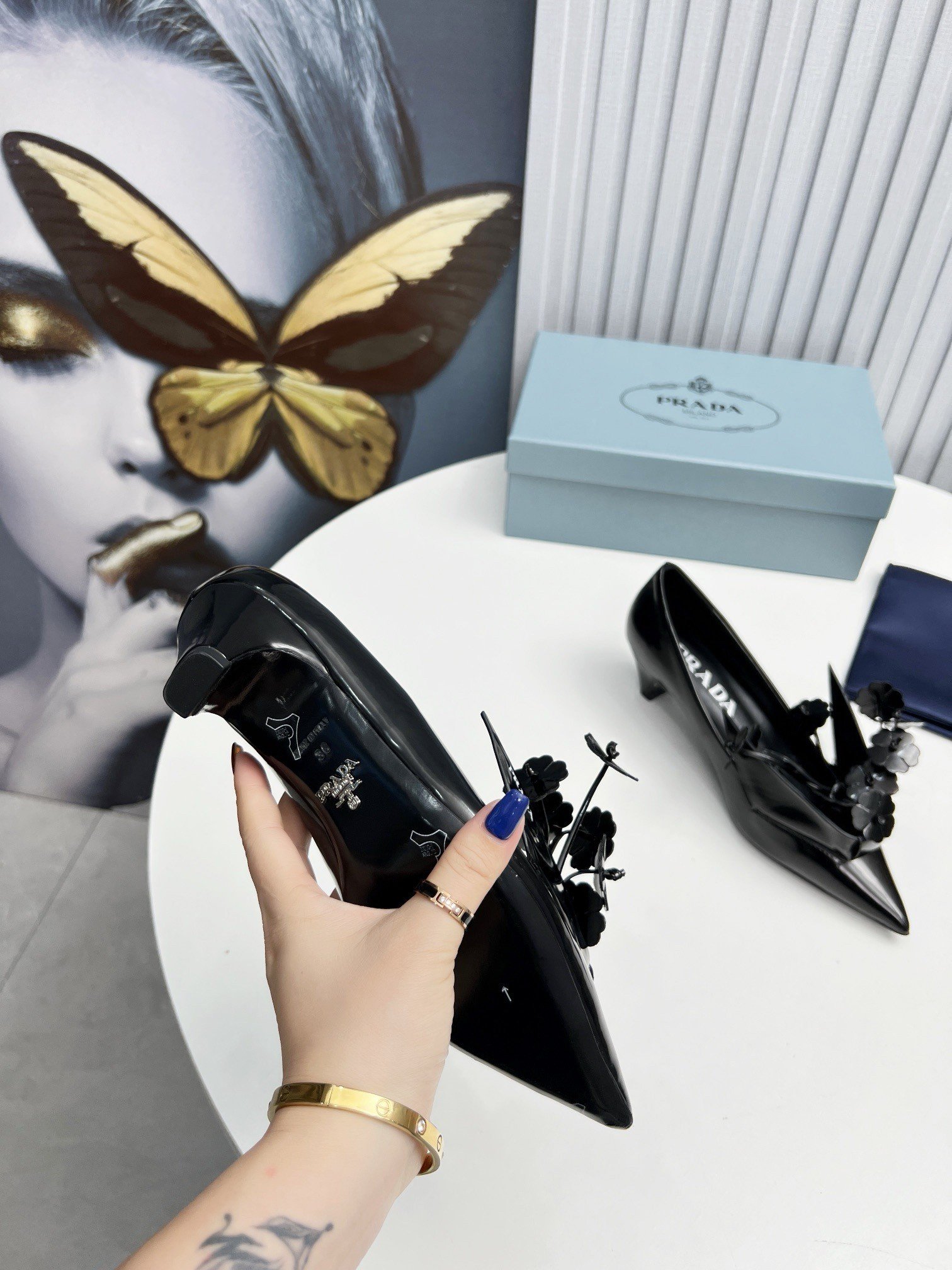 Prada Pumps 45mm in Black Leather with Floral Appliques