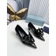 Prada Pumps 45mm in Black Leather with Floral Appliques