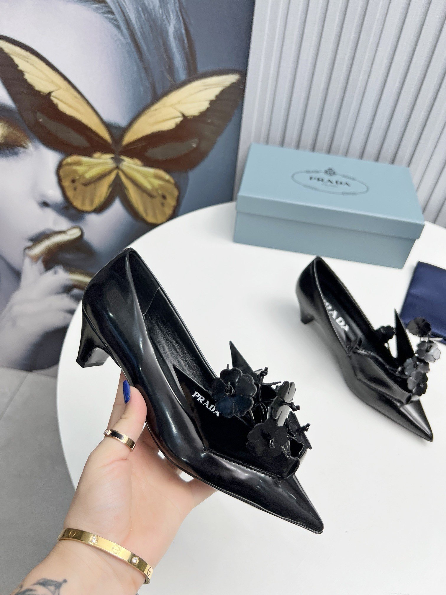 Prada Pumps 45mm in Black Leather with Floral Appliques