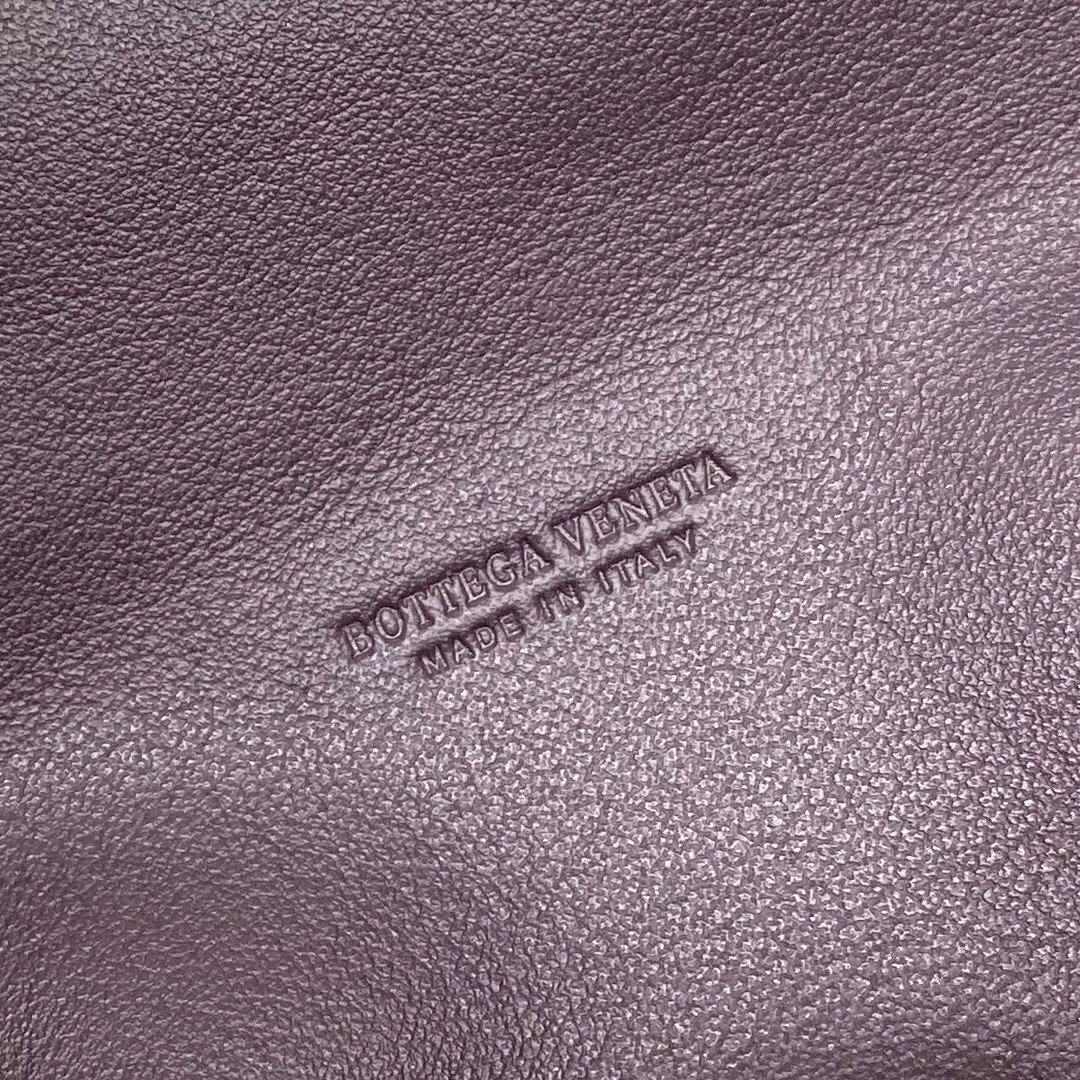 Bottega Veneta The Pouch Belt Bag In Grape Lambskin