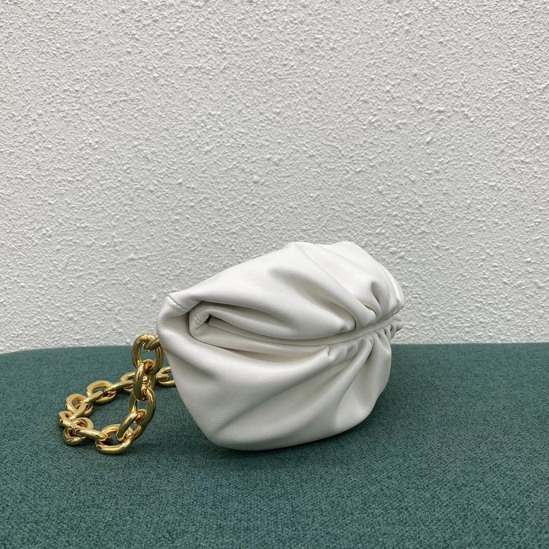 Bottega Veneta The Pouch Belt Bag In White Lambskin