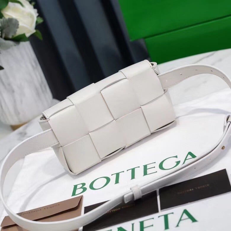 Bottega Veneta Cassette Belt Bag In White Lambskin