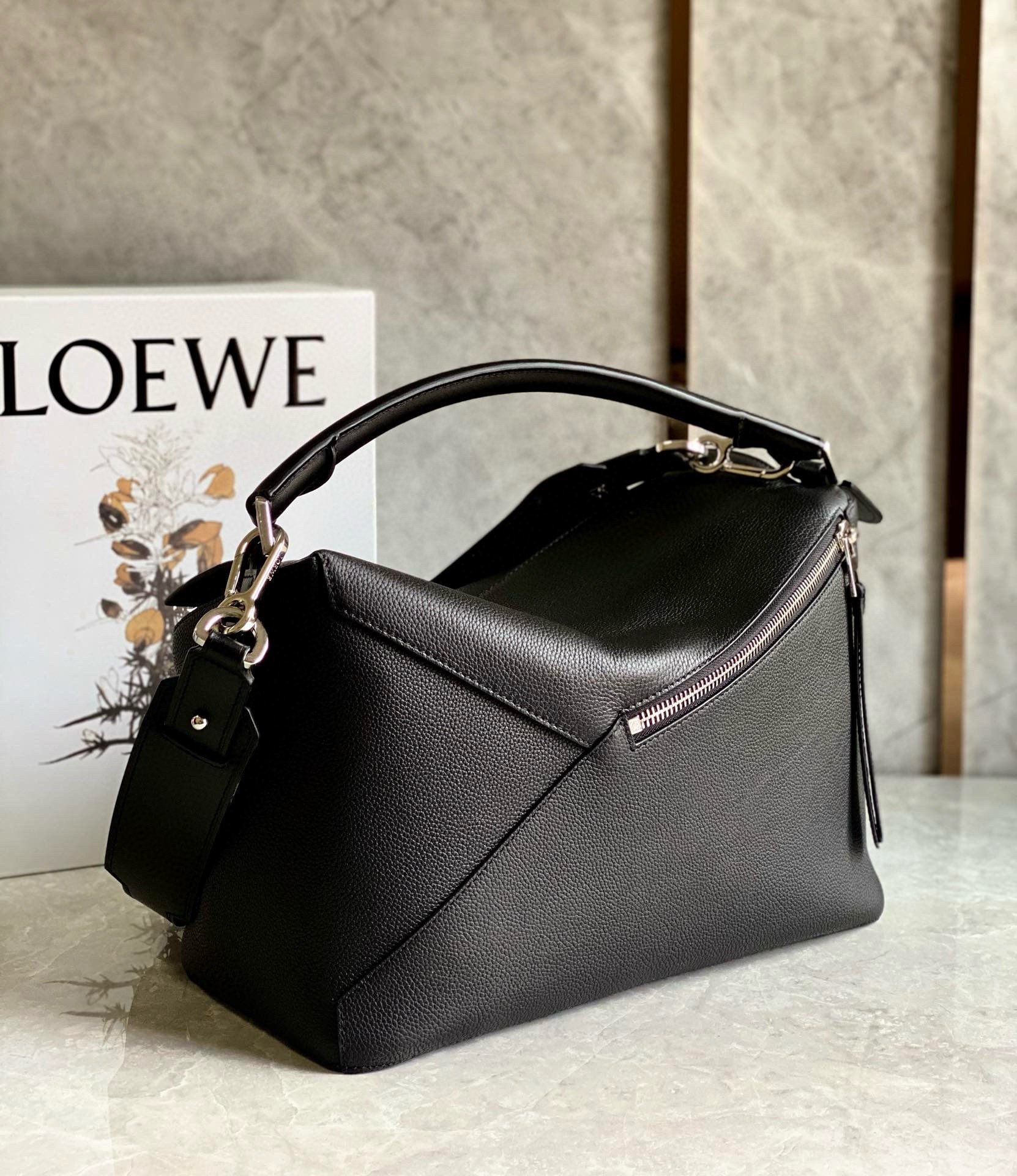 Loewe Puzzle Large Bag in Black Classic Calfskin