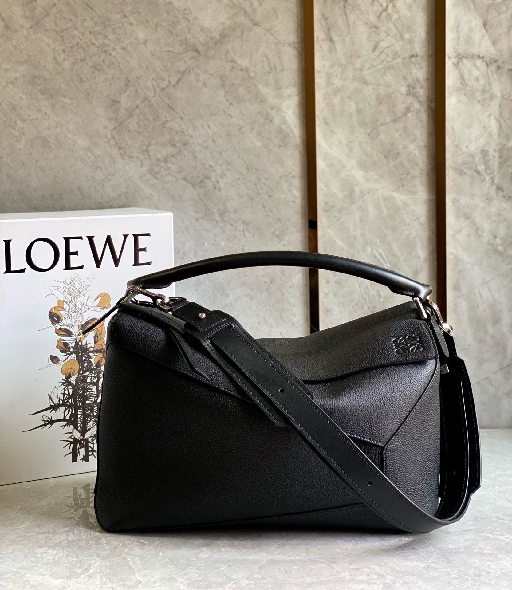 Loewe Puzzle Large Bag in Black Classic Calfskin