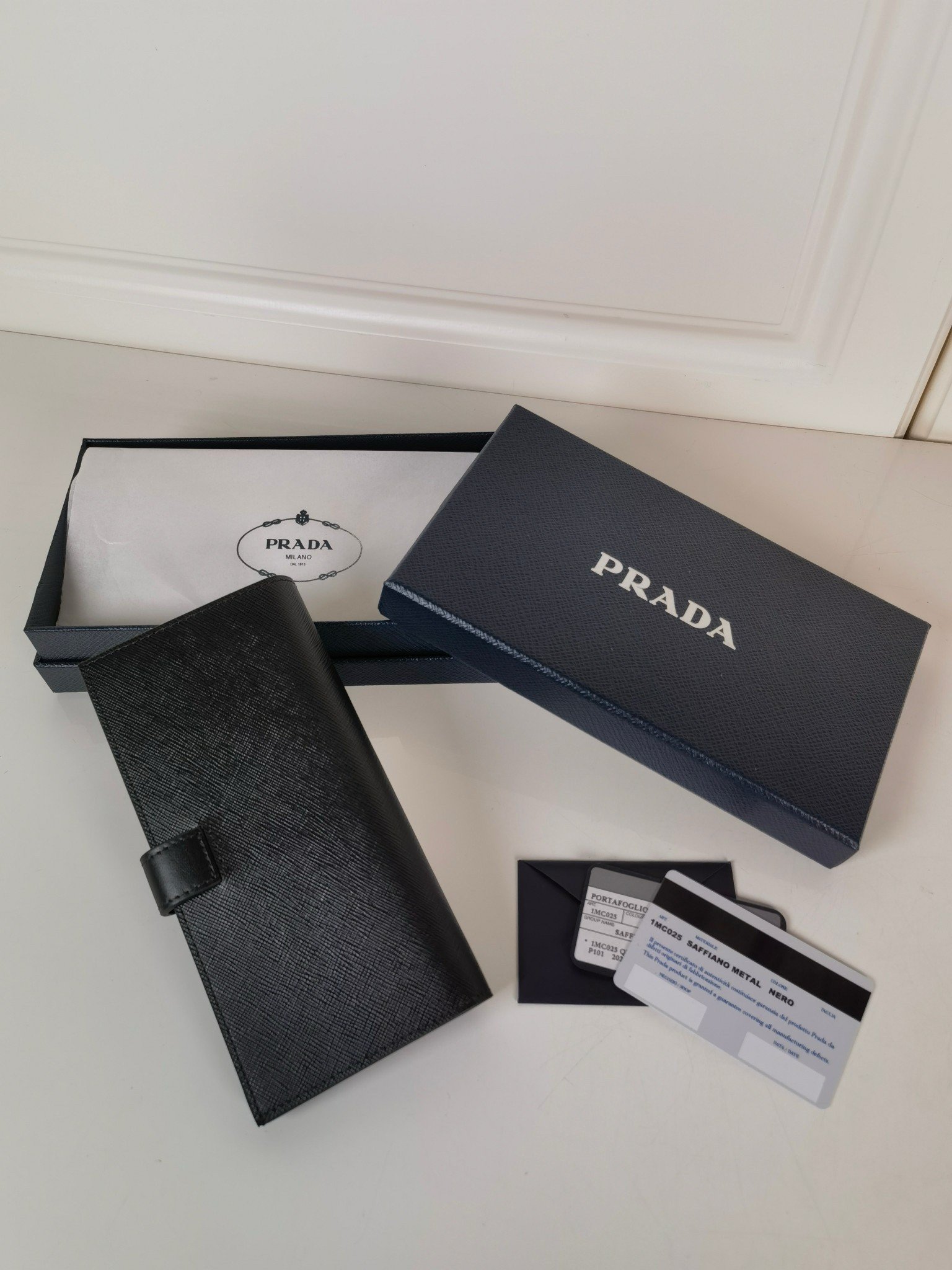 Prada Large Wallet in Black Saffiano Leather