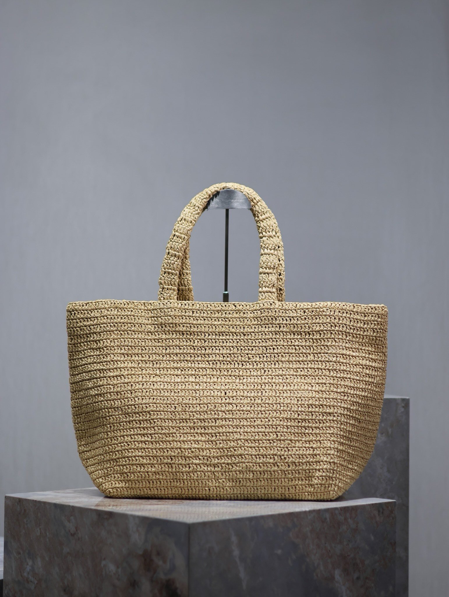 Saint Laurent Oversized Tote Bag in Naturel Raffia