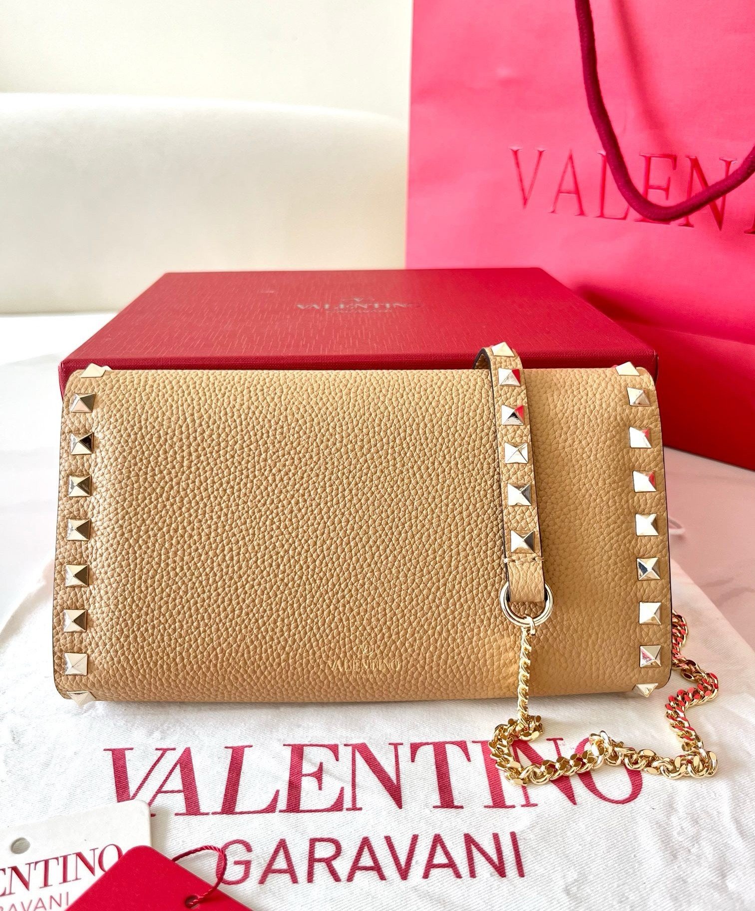 Valentino Rockstud Wallet with Chain in Beige Grained Leather