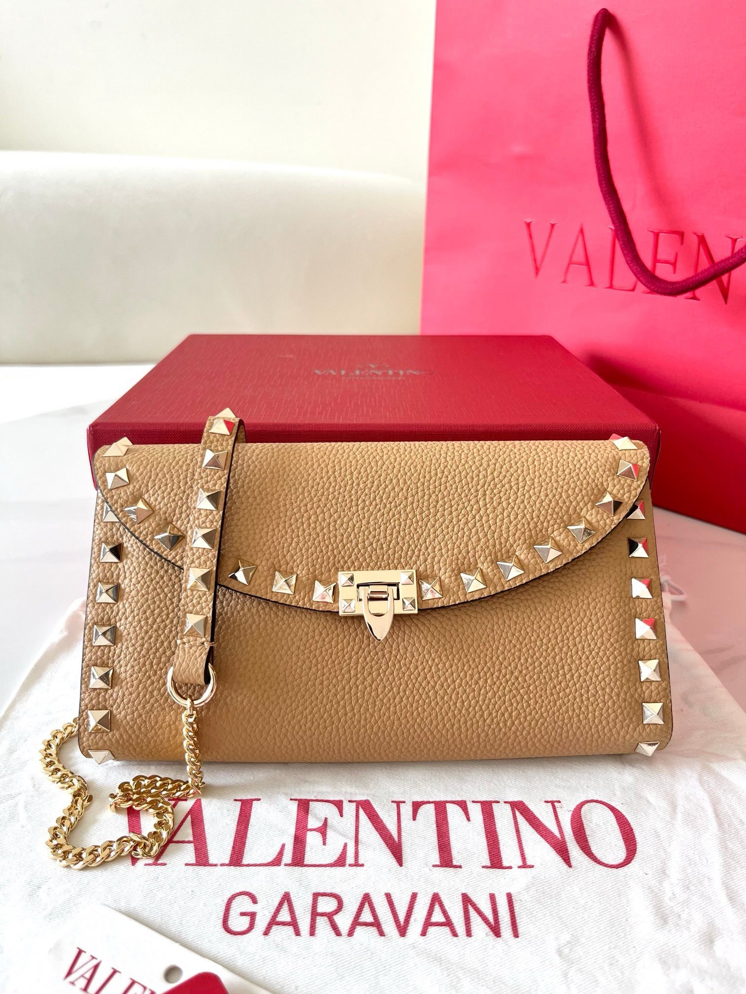 Valentino Rockstud Wallet with Chain in Beige Grained Leather