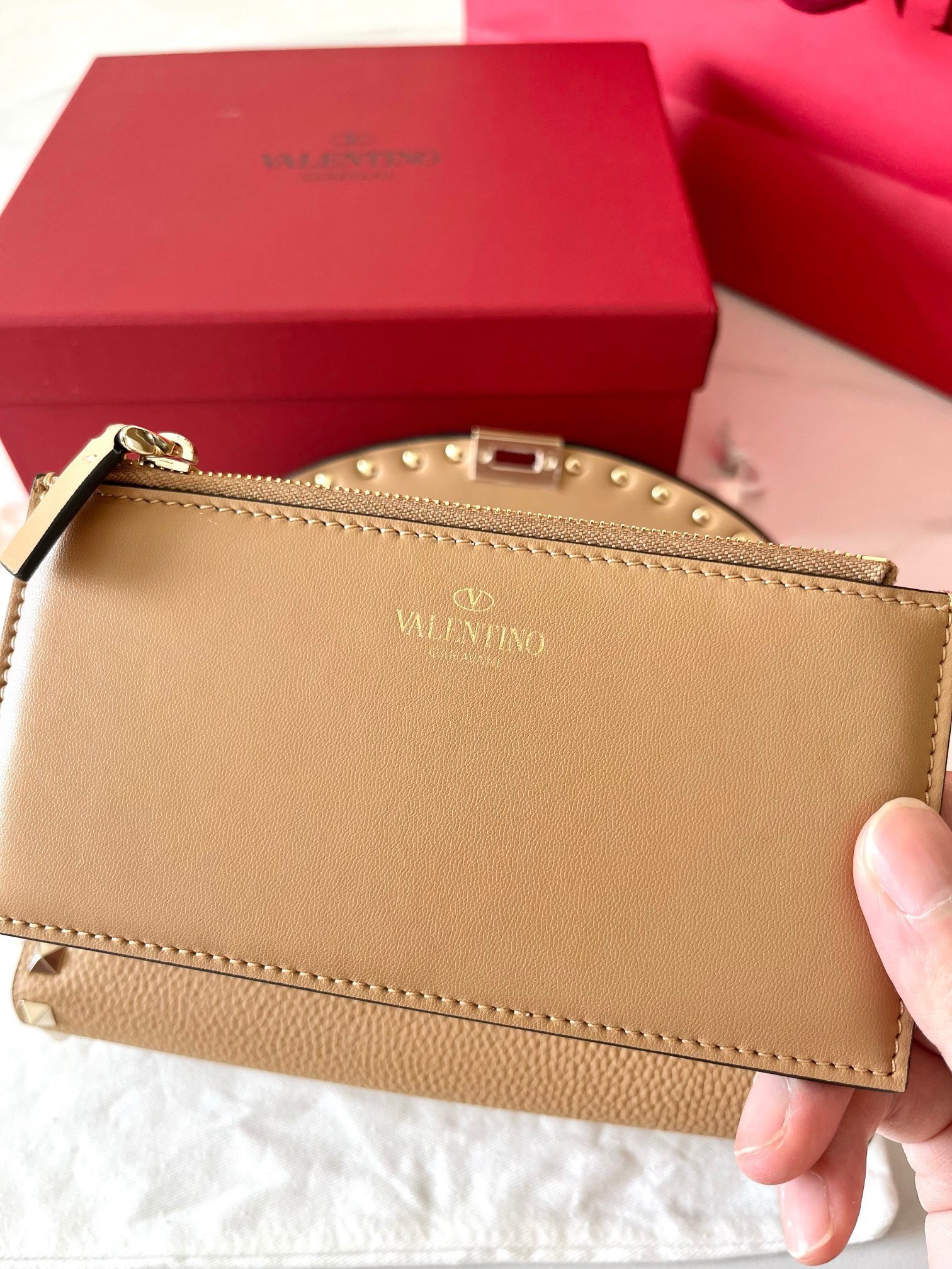 Valentino Rockstud Wallet with Chain in Beige Grained Leather