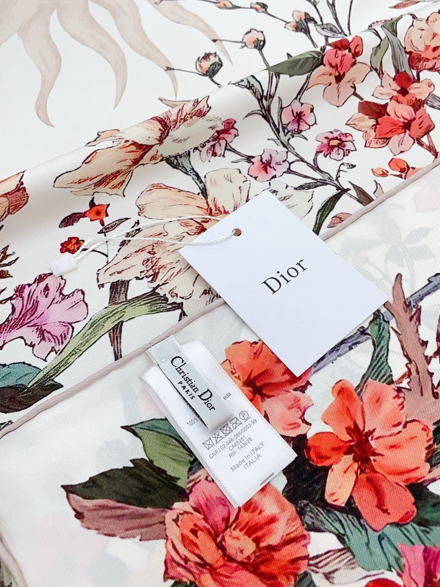 Dior 4 Saisons Printemps Soleil 90 Square Scarf