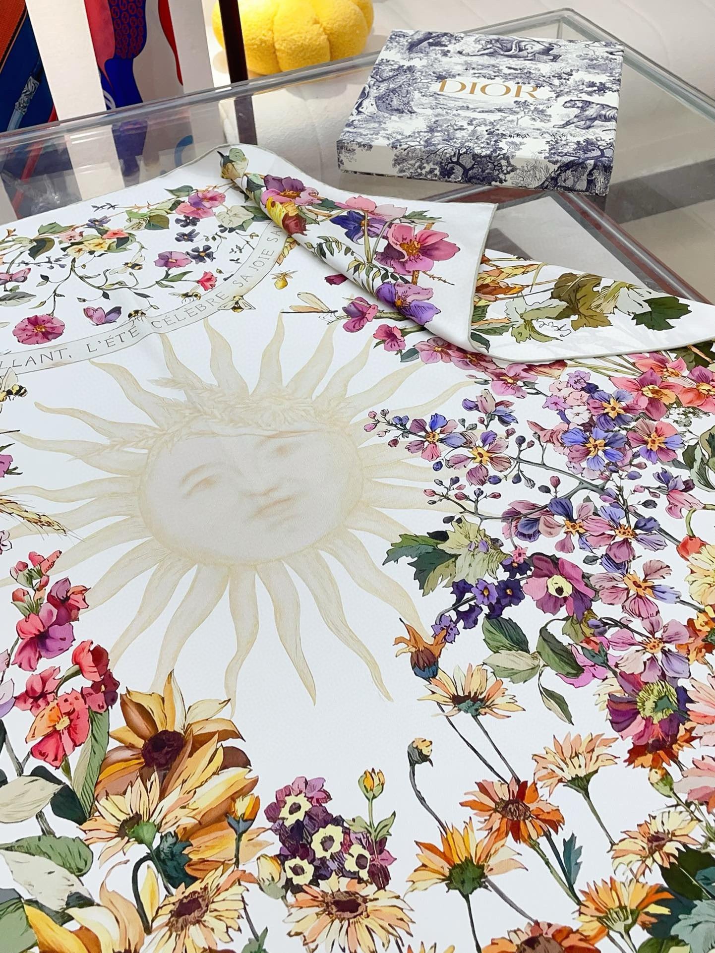 Dior 4 Saisons Été Soleil 90 Square Scarf