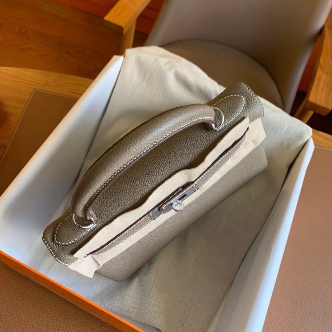 Hermes Kelly Retourne 28 Handmade Bag In Taupe Togo Leather