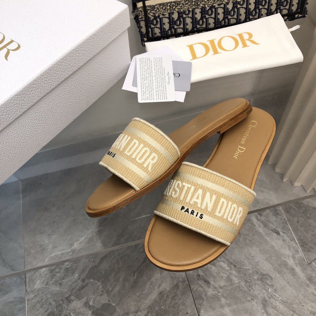 Dior Dioriviera Dway Slides in Raffia and White Embroidered Cotton