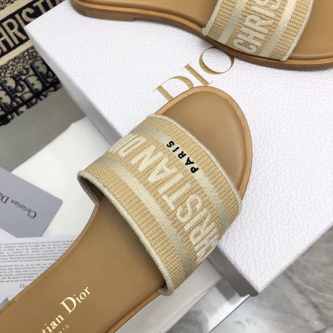 Dior Dioriviera Dway Slides in Raffia and White Embroidered Cotton