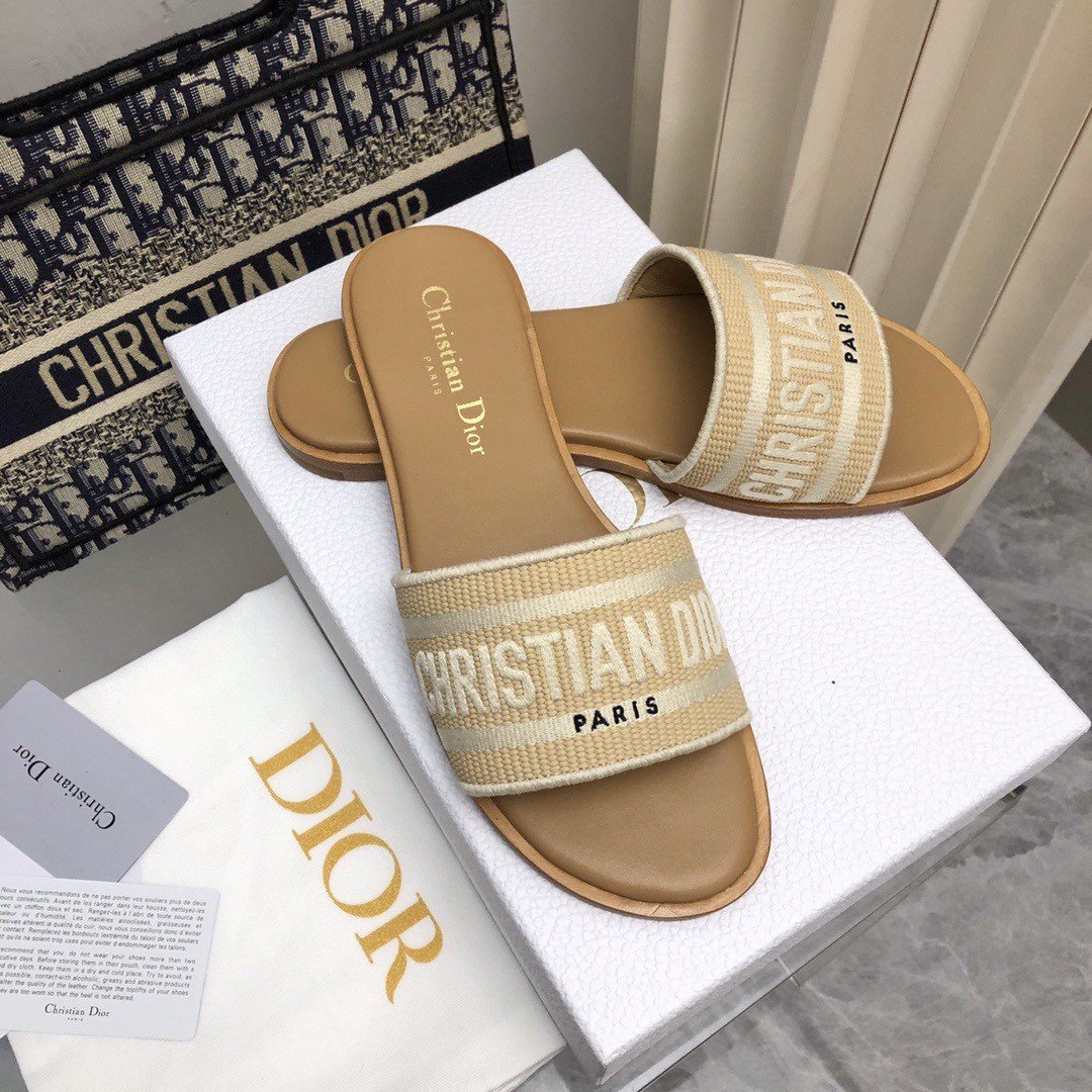 Dior Dioriviera Dway Slides in Raffia and White Embroidered Cotton